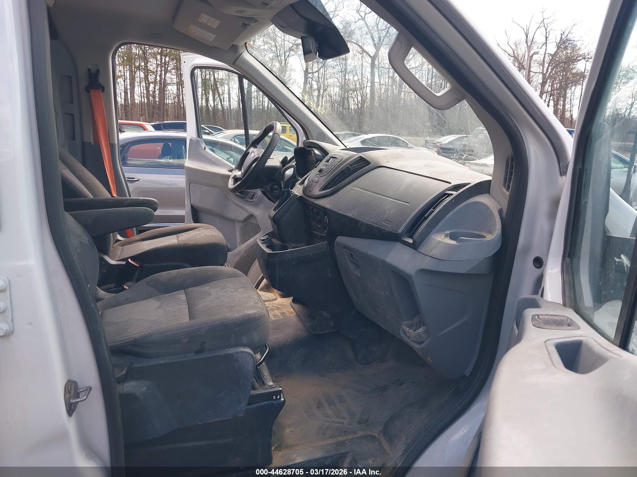 FORD TRANSIT-150 image 5