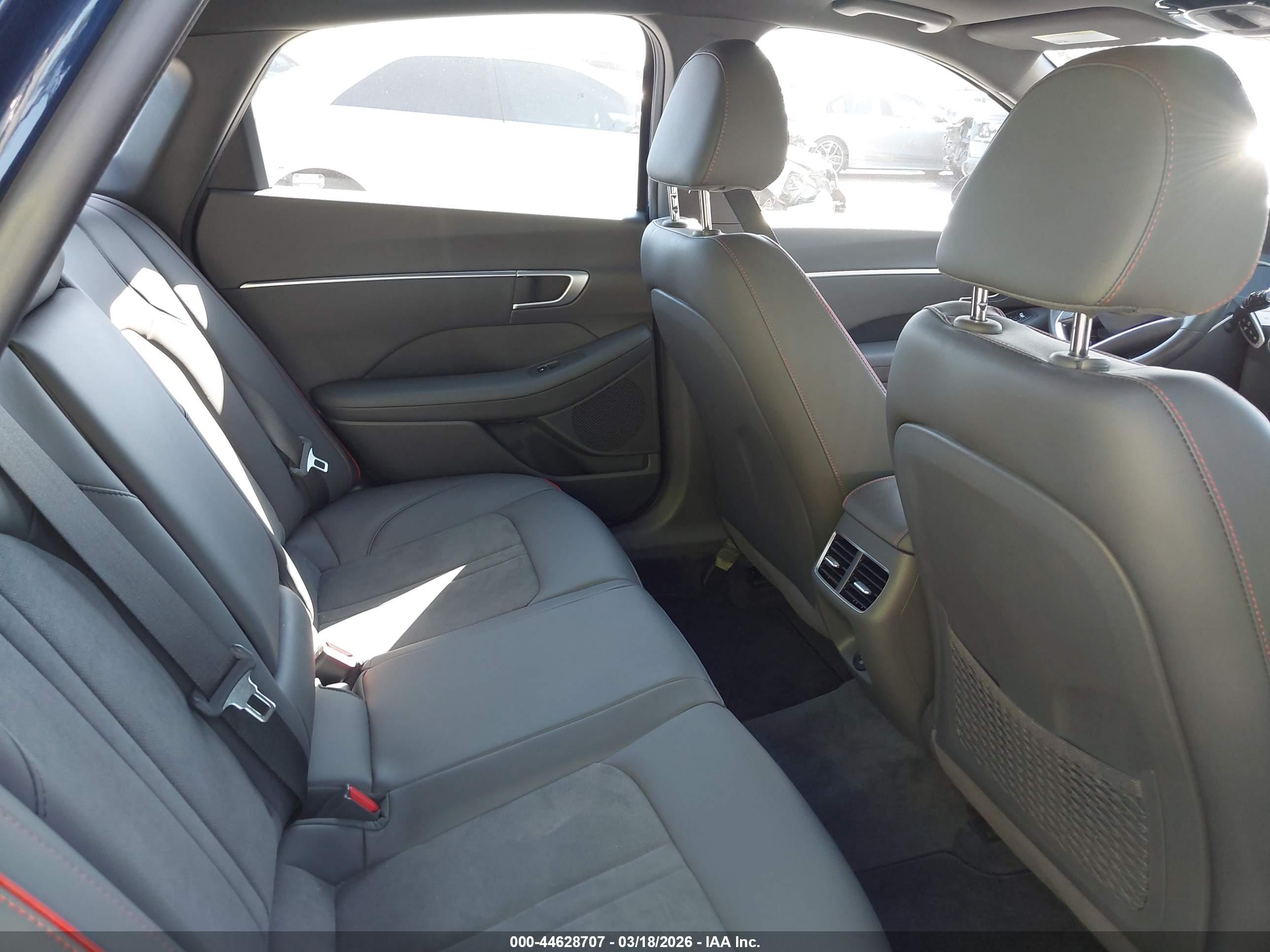 HYUNDAI SONATA image 8