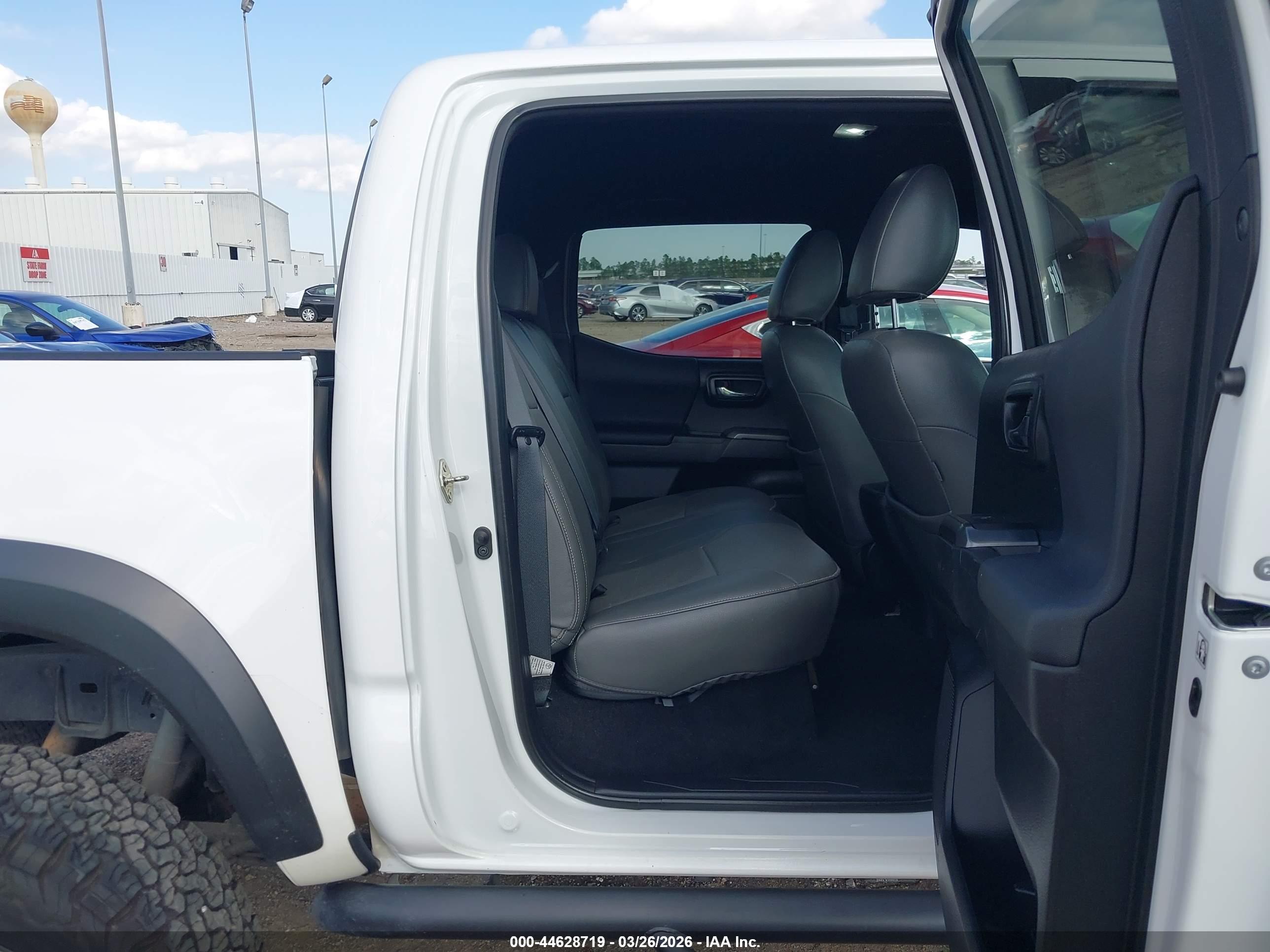 TOYOTA TACOMA image 8