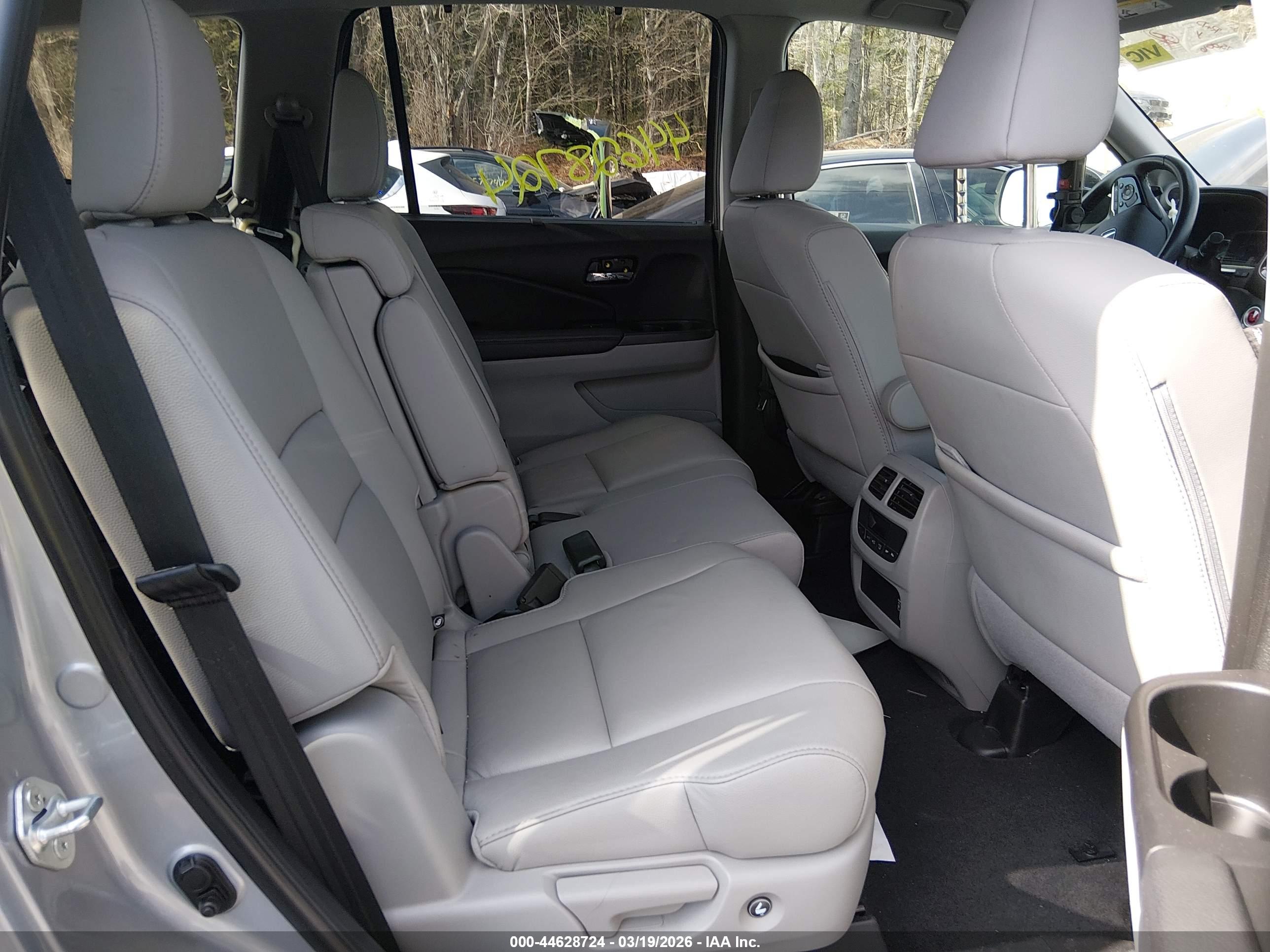 HONDA PILOT image 8