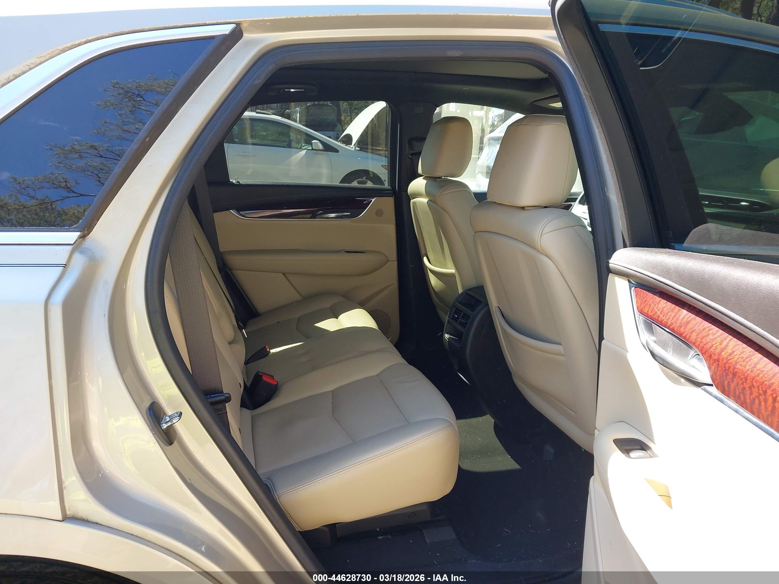 CADILLAC XT5 image 8