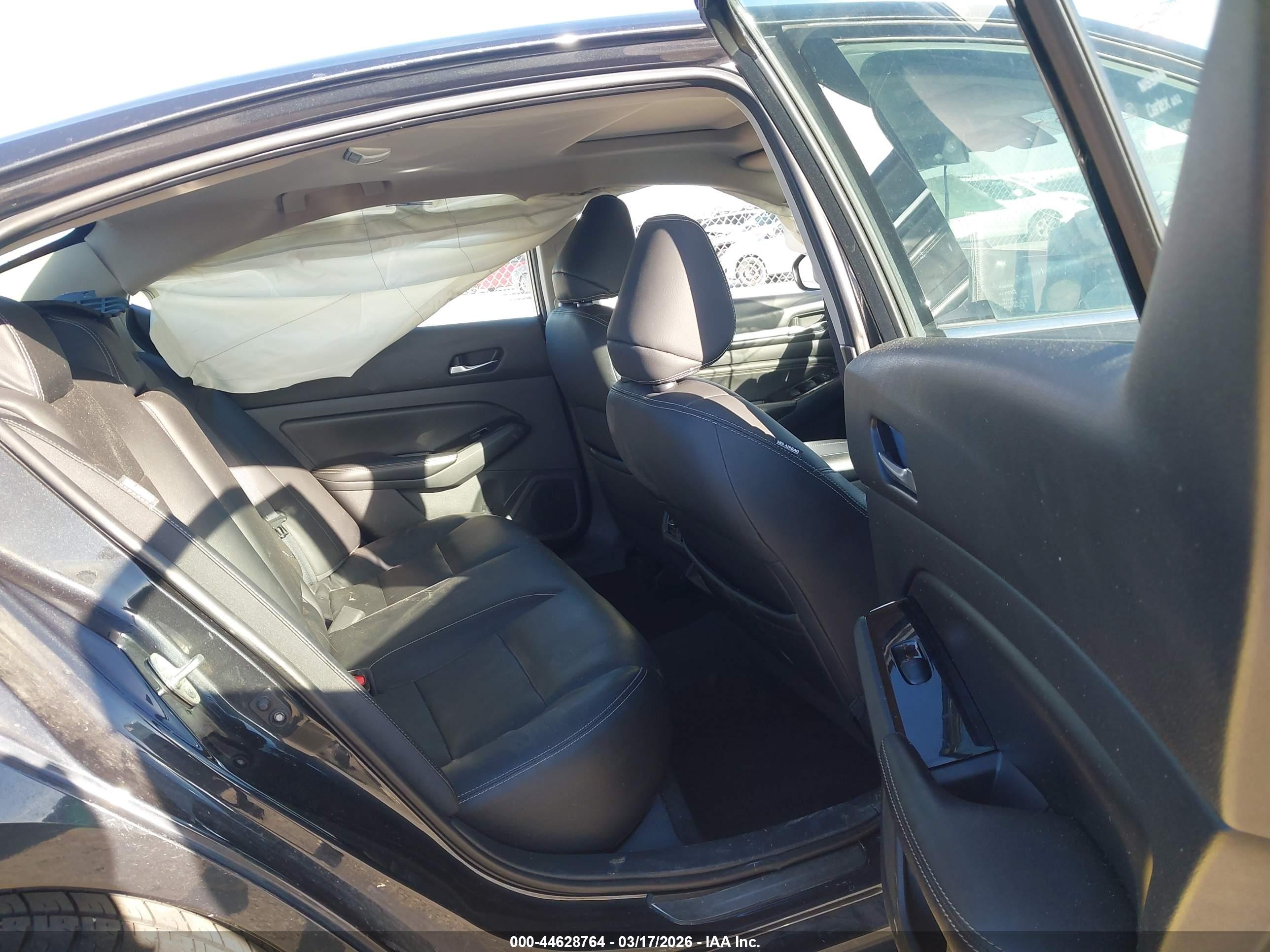 NISSAN ALTIMA image 8