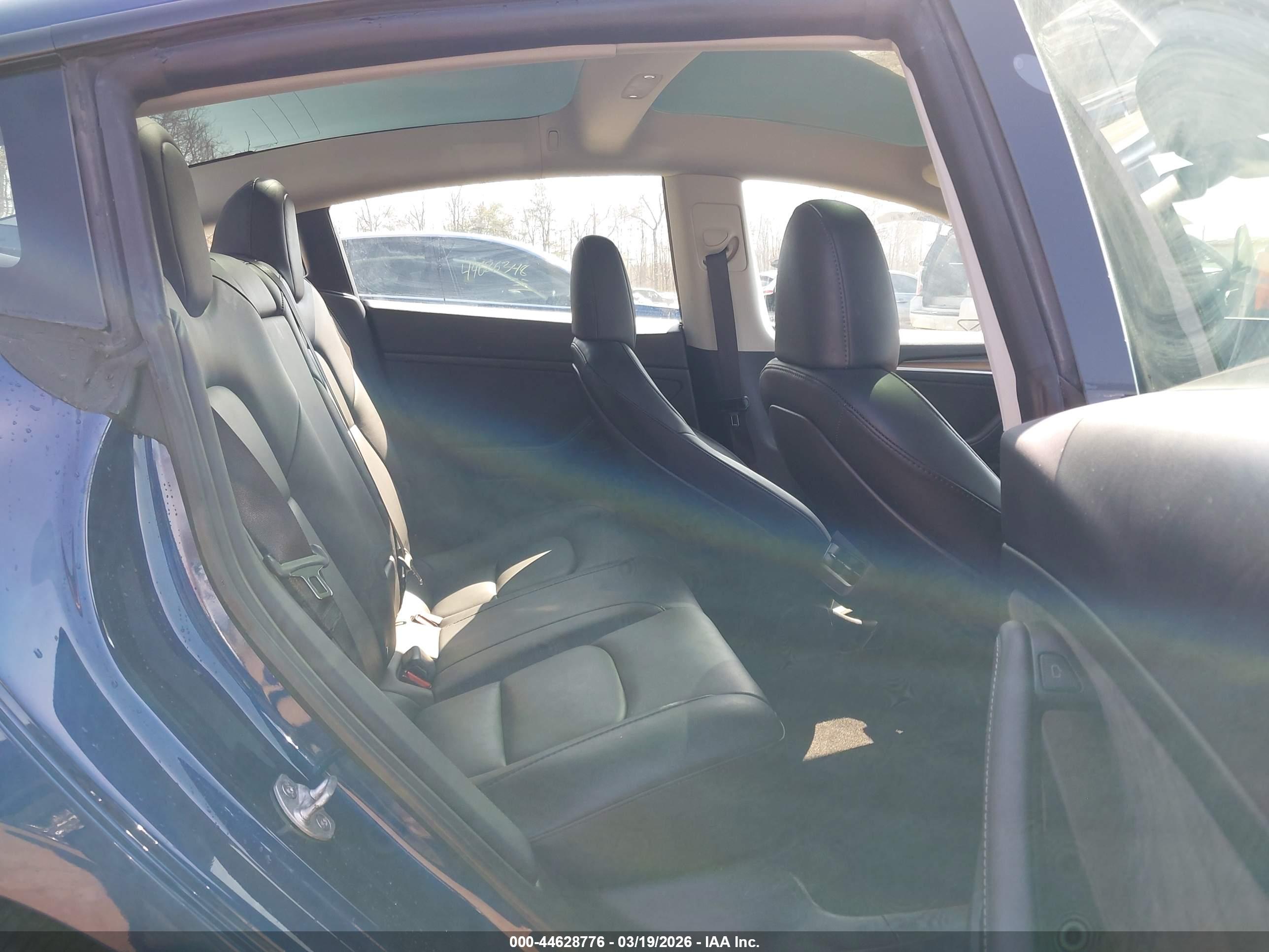 TESLA MODEL image 8