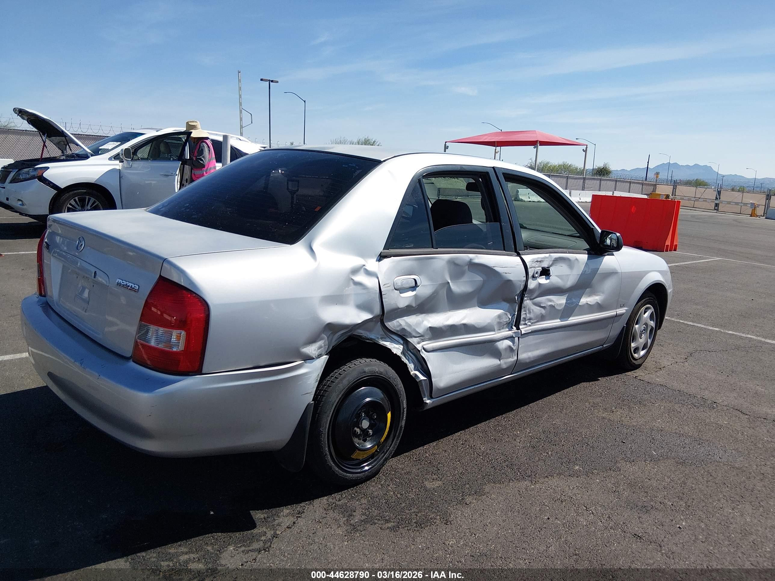 MAZDA PROTEGE image 4