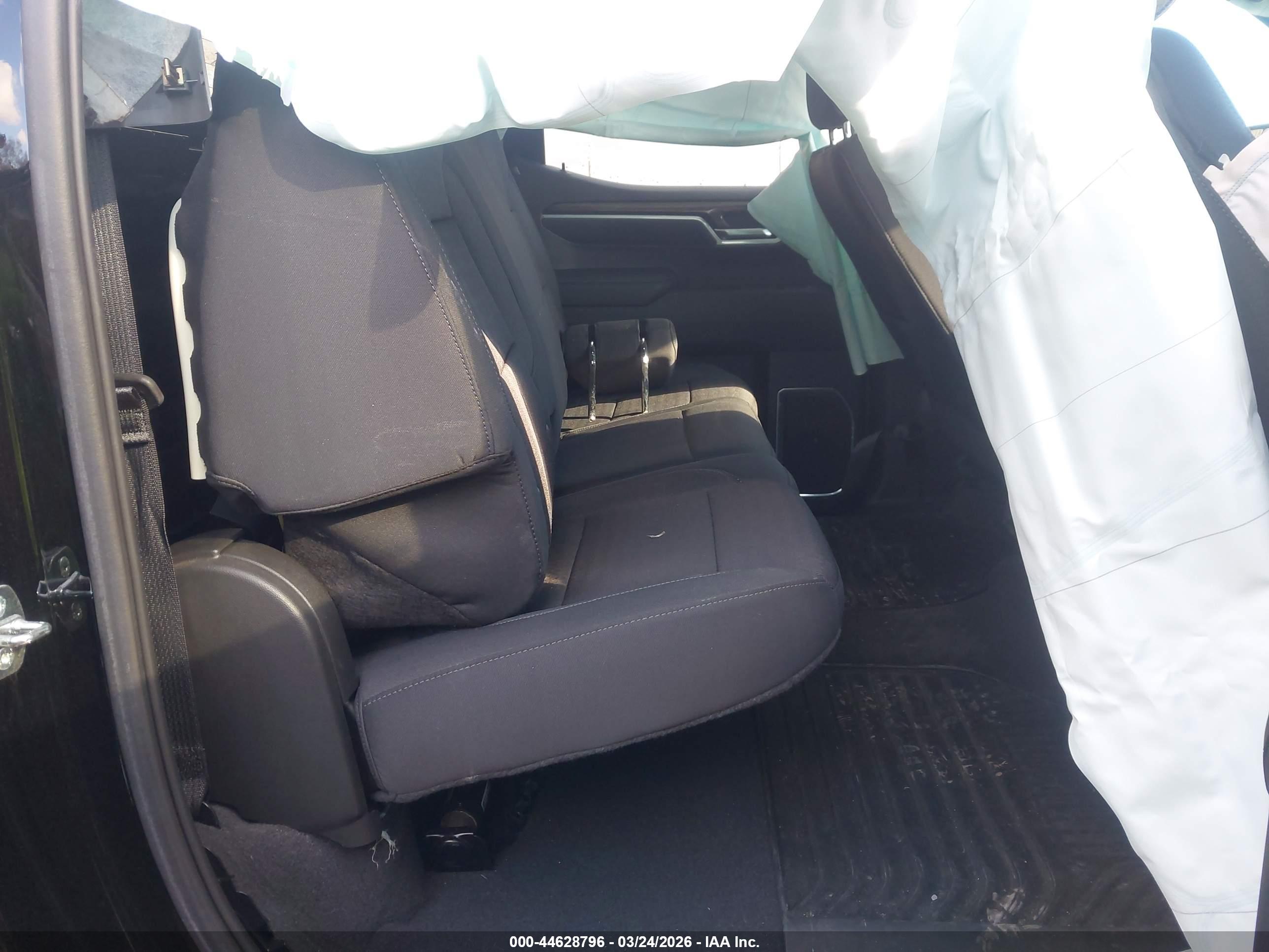 CHEVROLET SILVERADO image 8