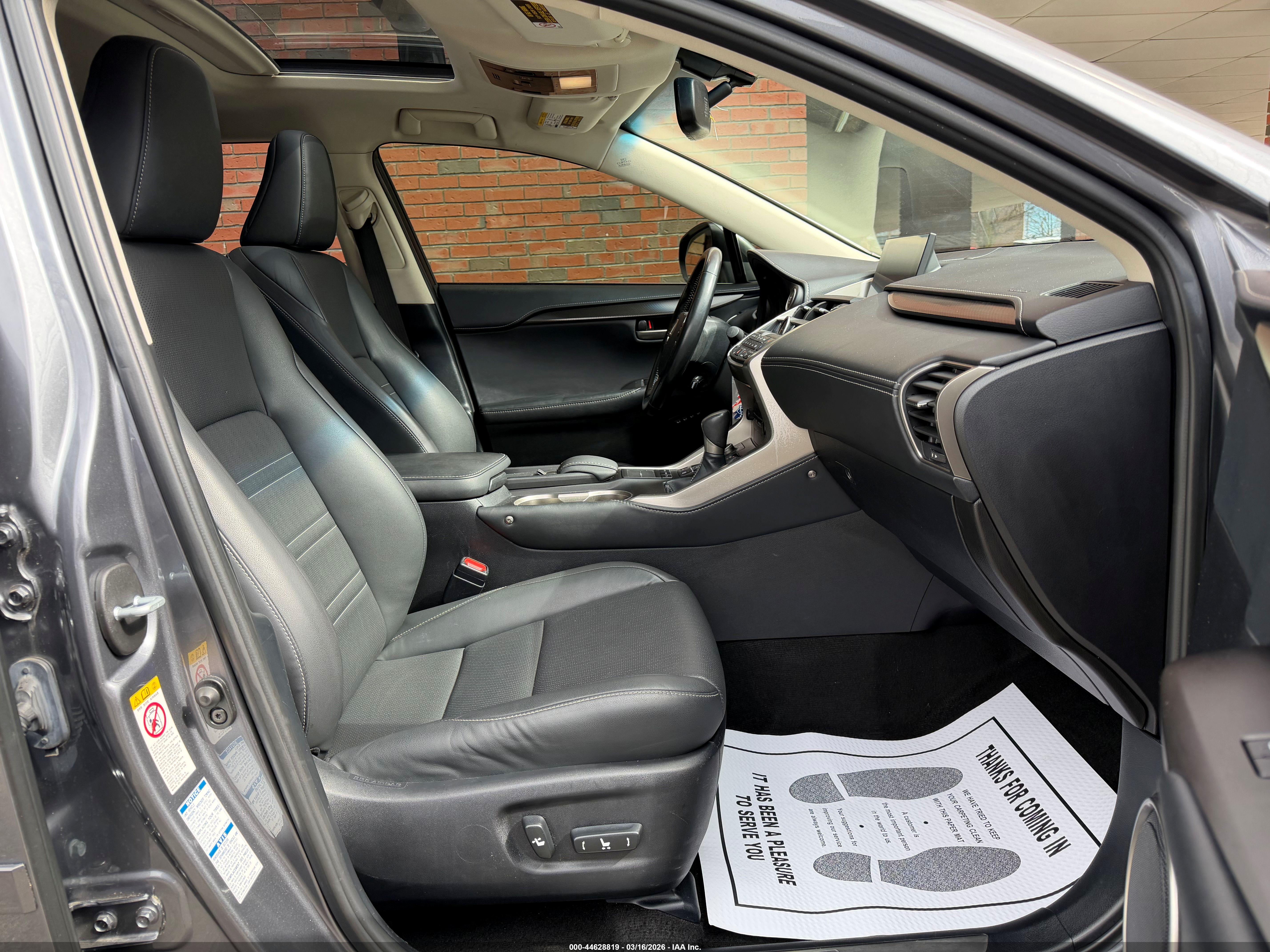 LEXUS NX image 5