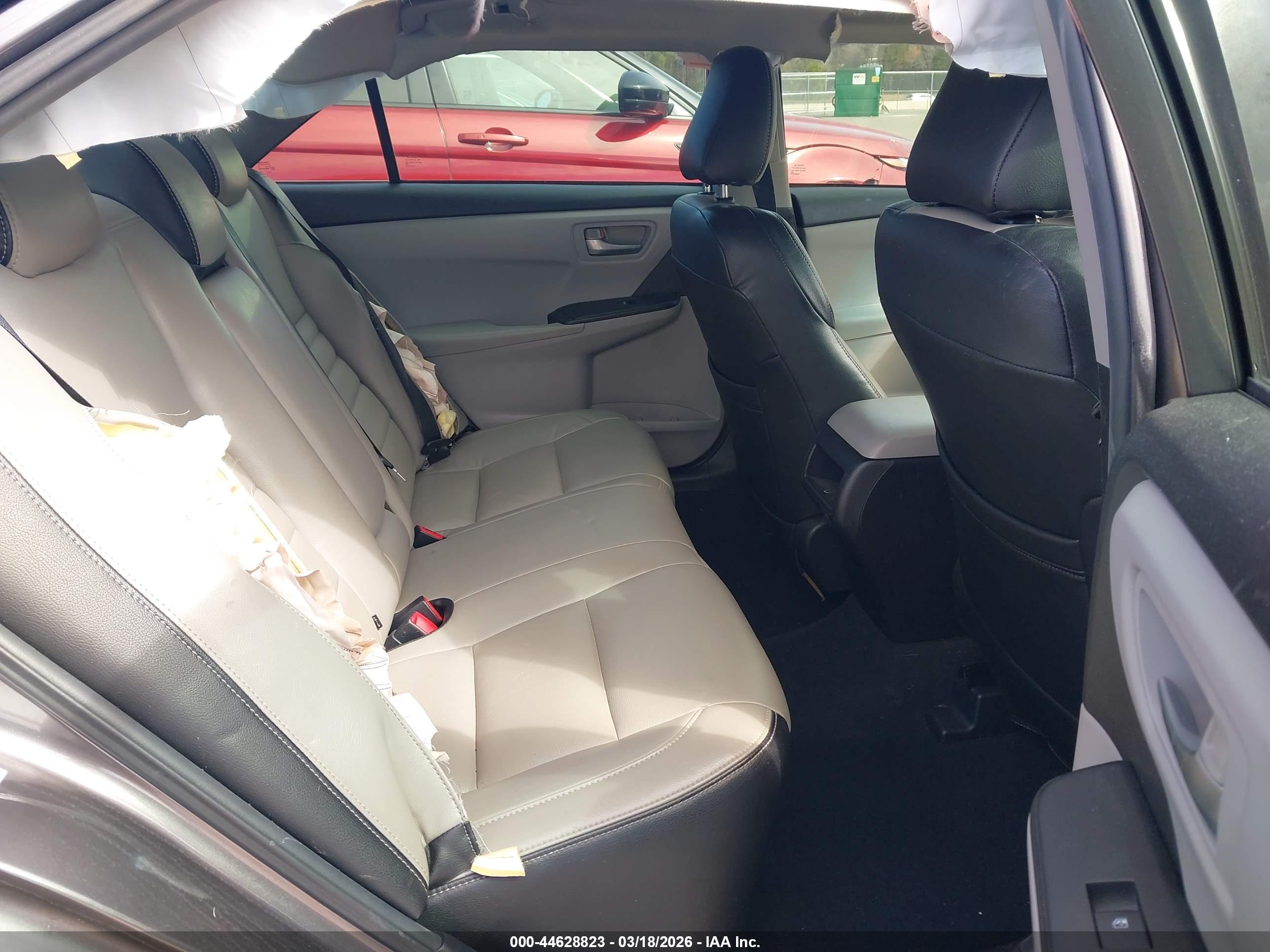 TOYOTA CAMRY image 8