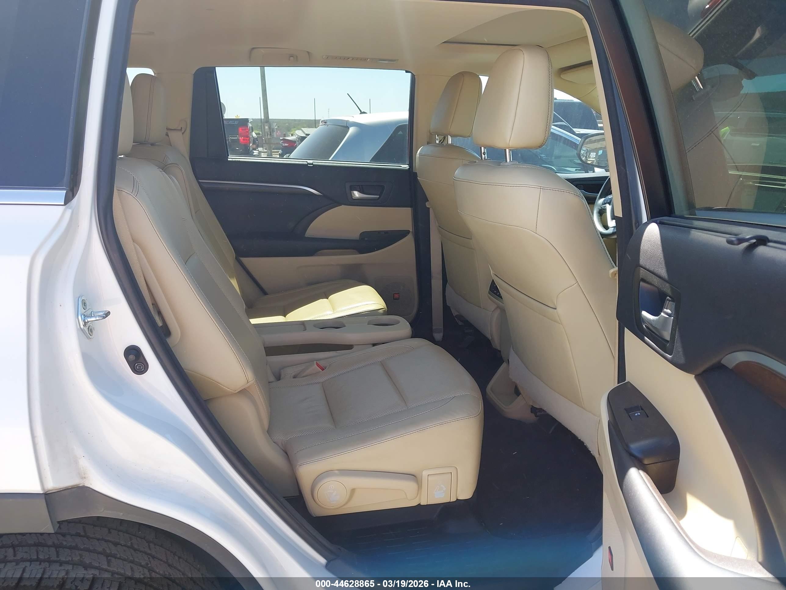 TOYOTA HIGHLANDER image 8