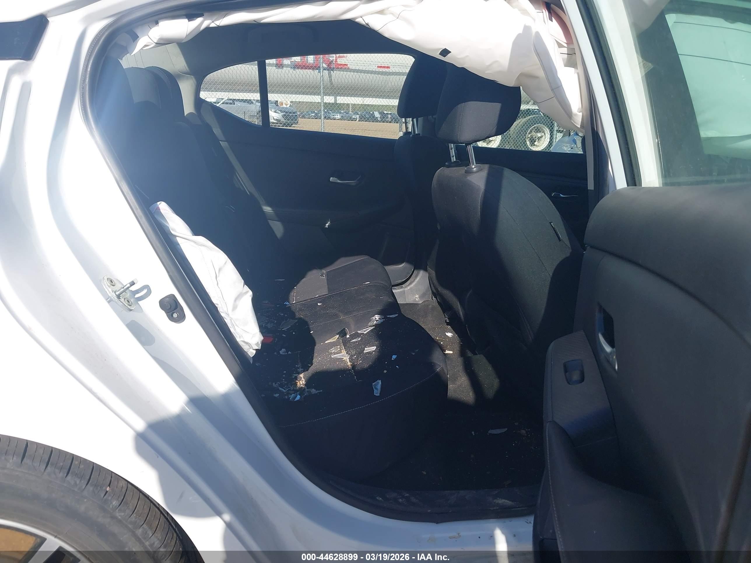 NISSAN SENTRA image 8
