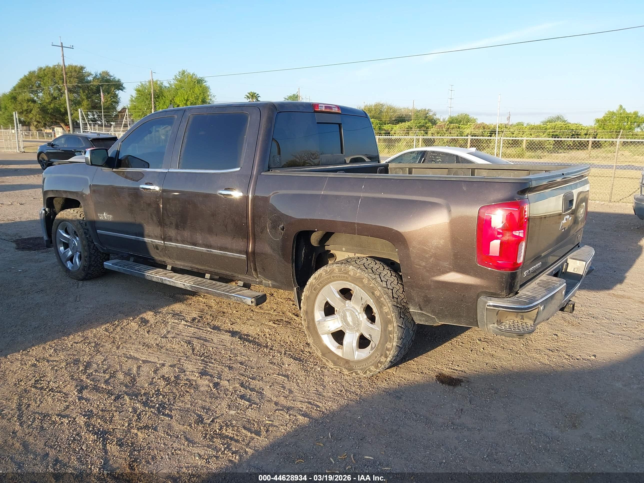 CHEVROLET SILVERADO image 3