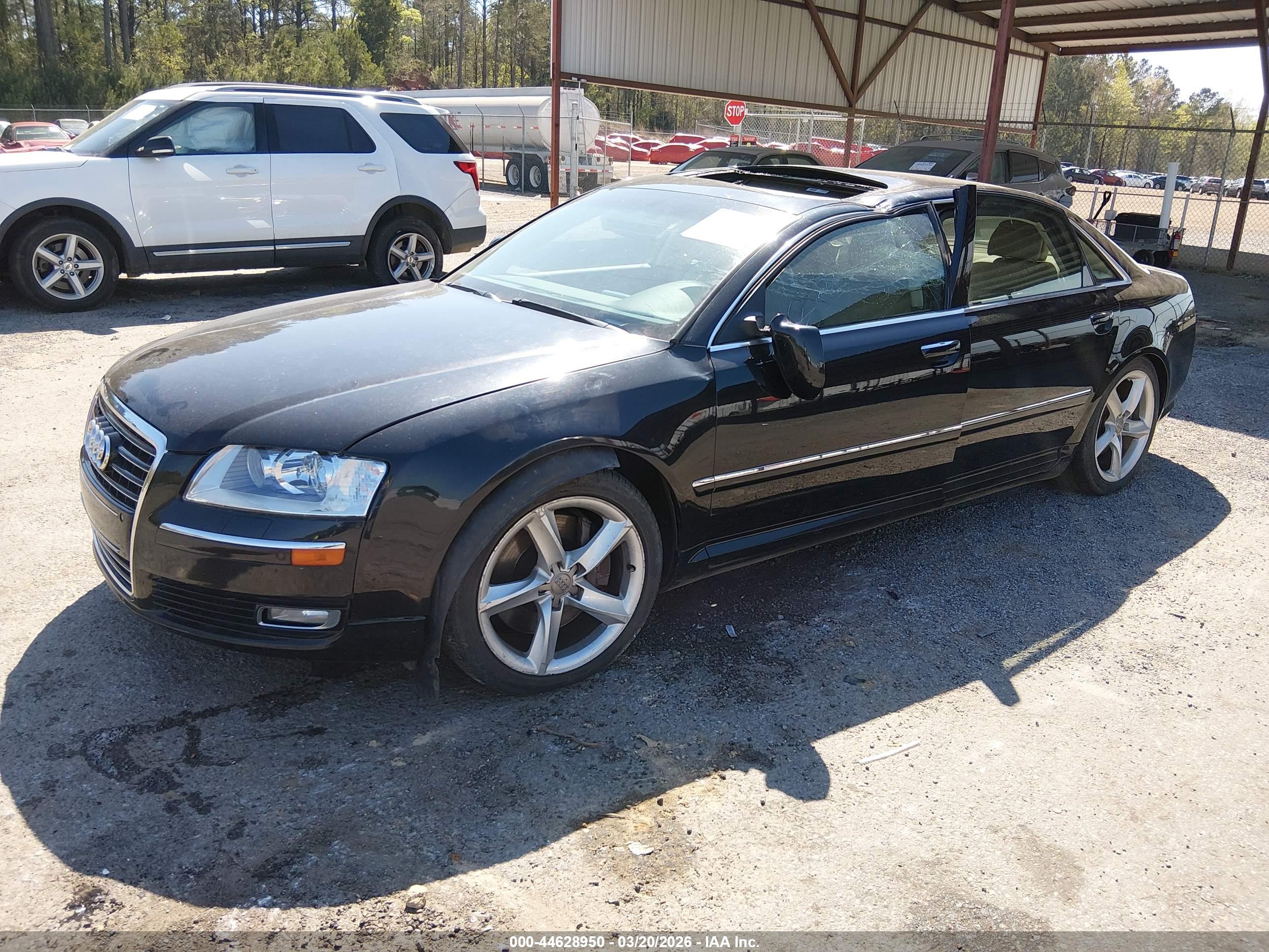 AUDI A8 image 2