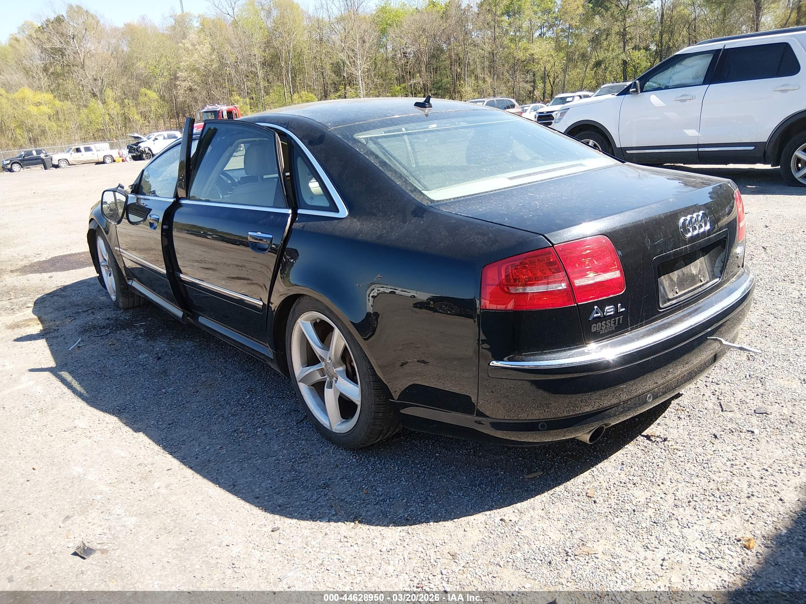 AUDI A8 image 3