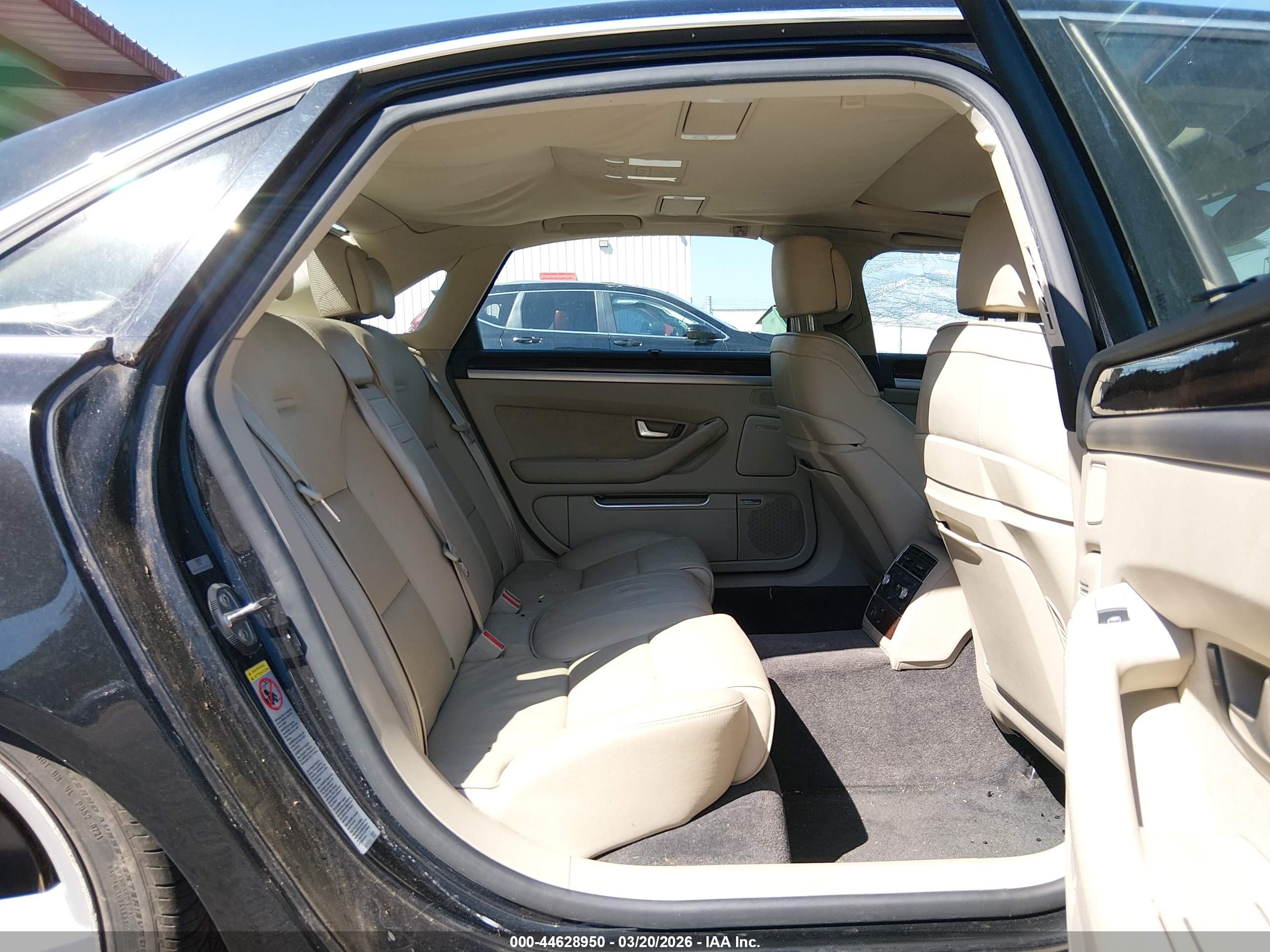 AUDI A8 image 8
