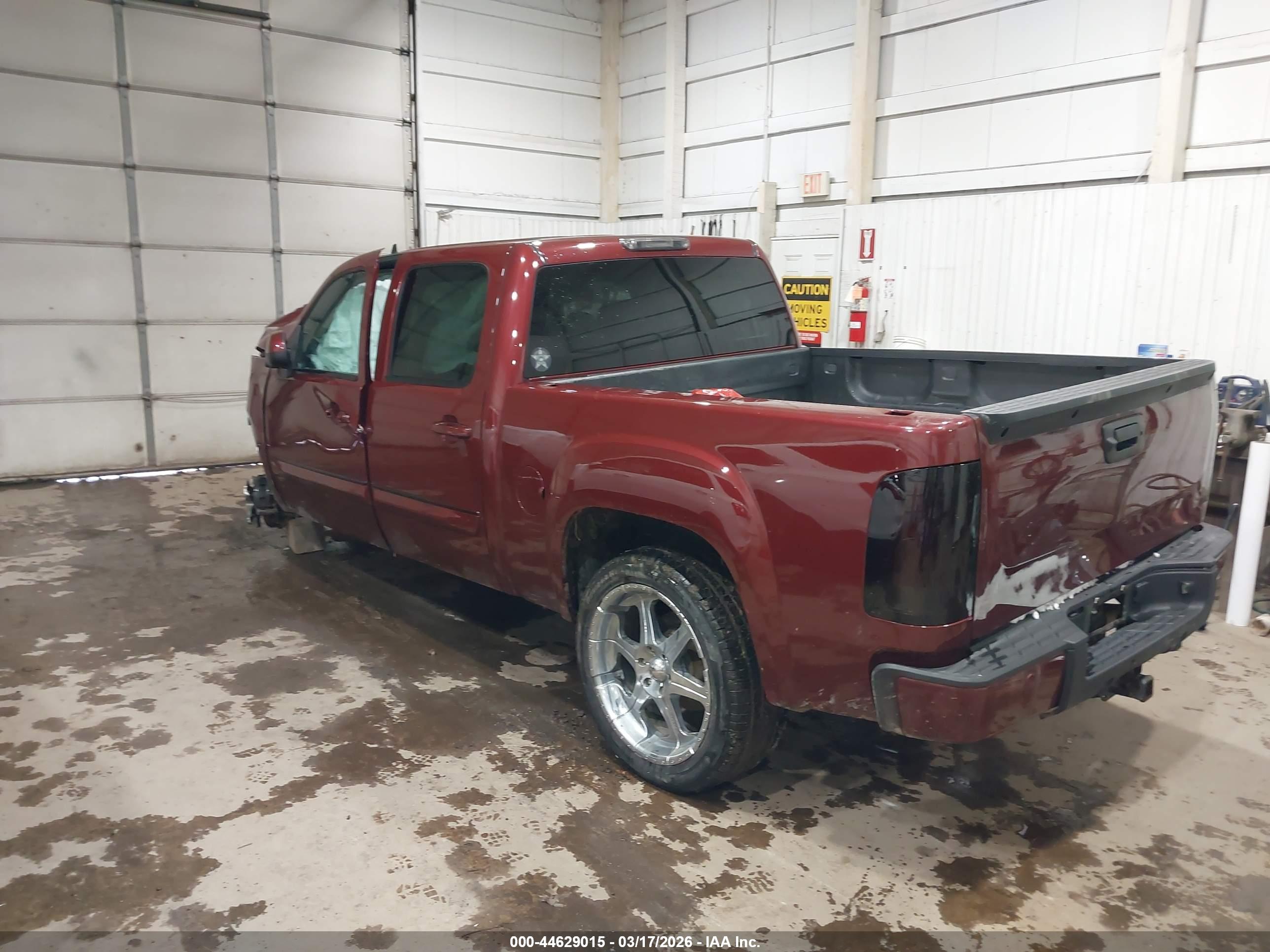 GMC SIERRA image 3