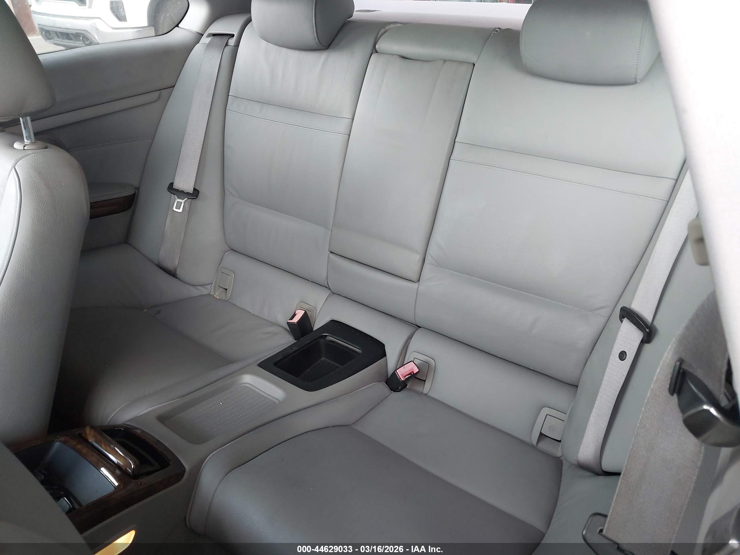 BMW 335I image 8