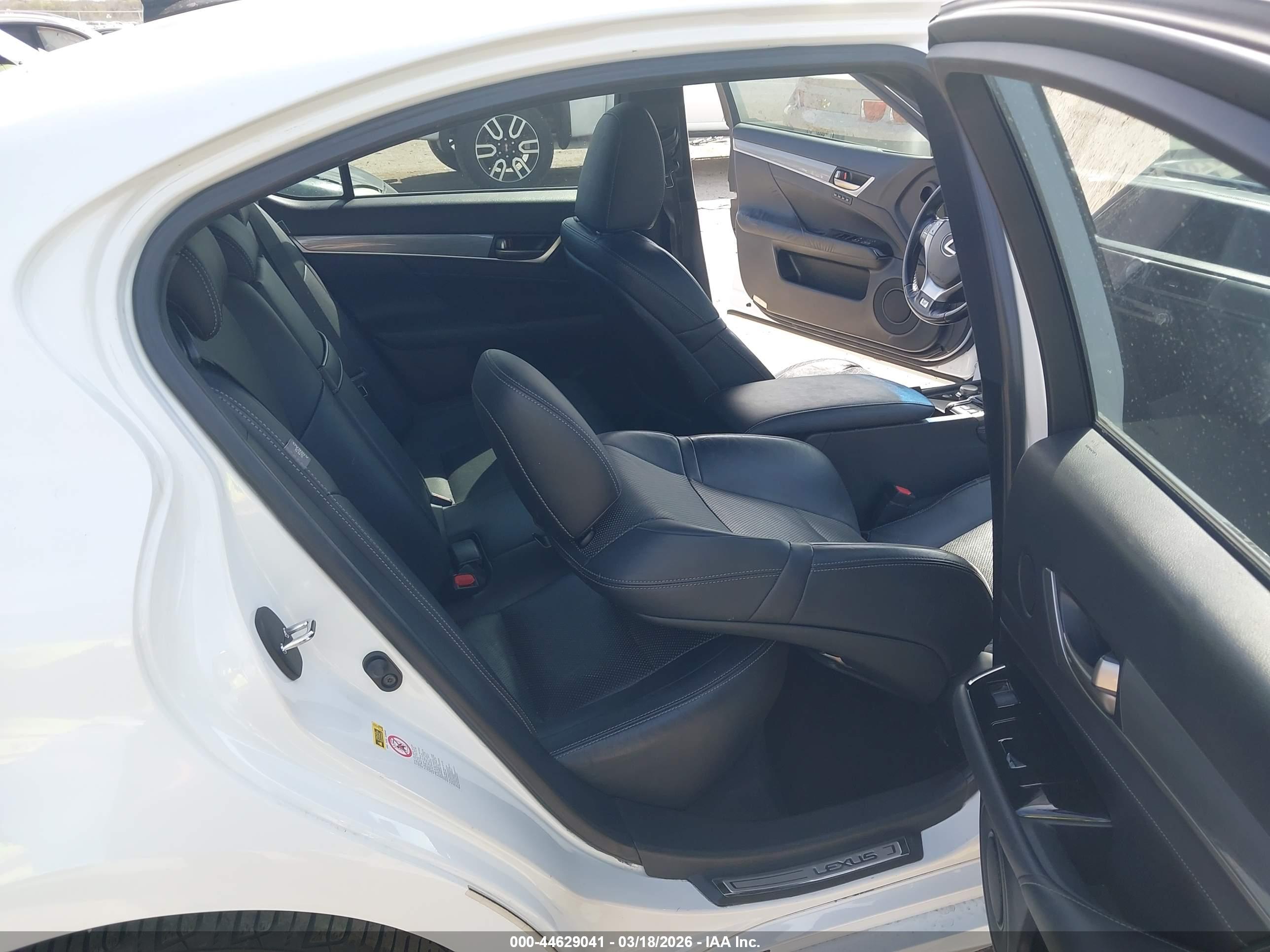 LEXUS GS image 8