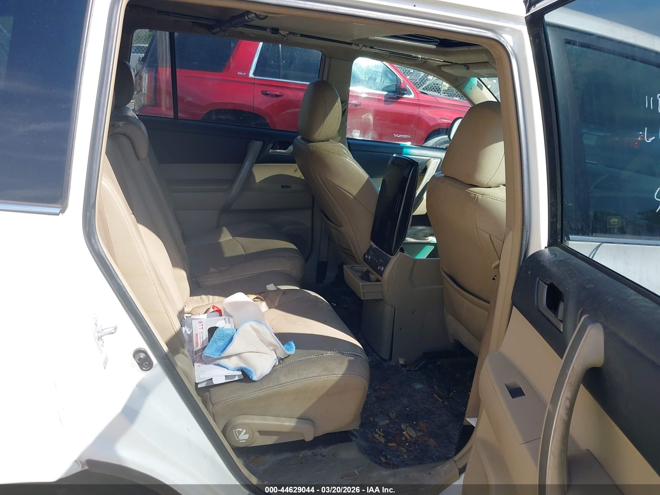 TOYOTA HIGHLANDER image 8
