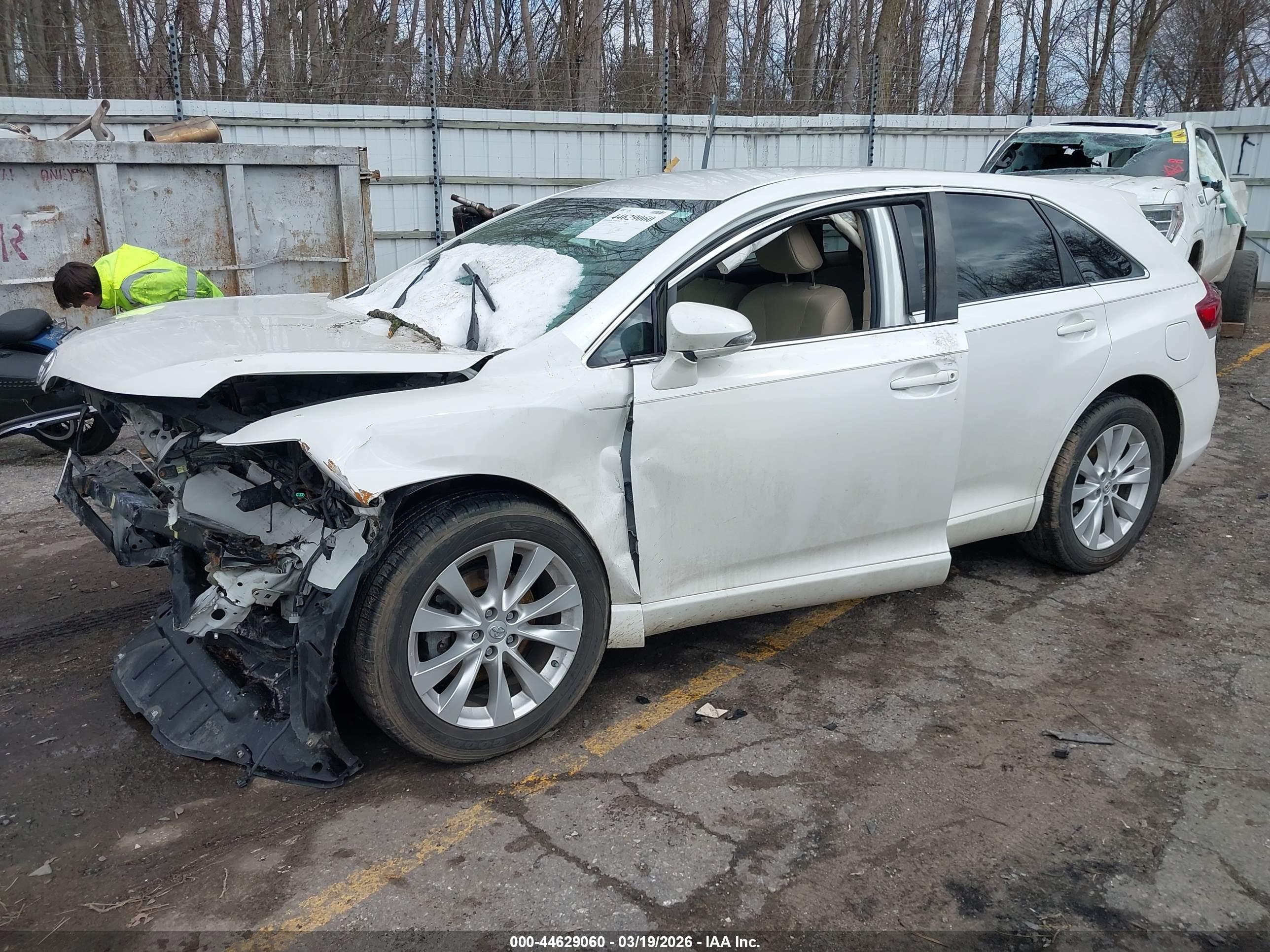 TOYOTA VENZA image 2