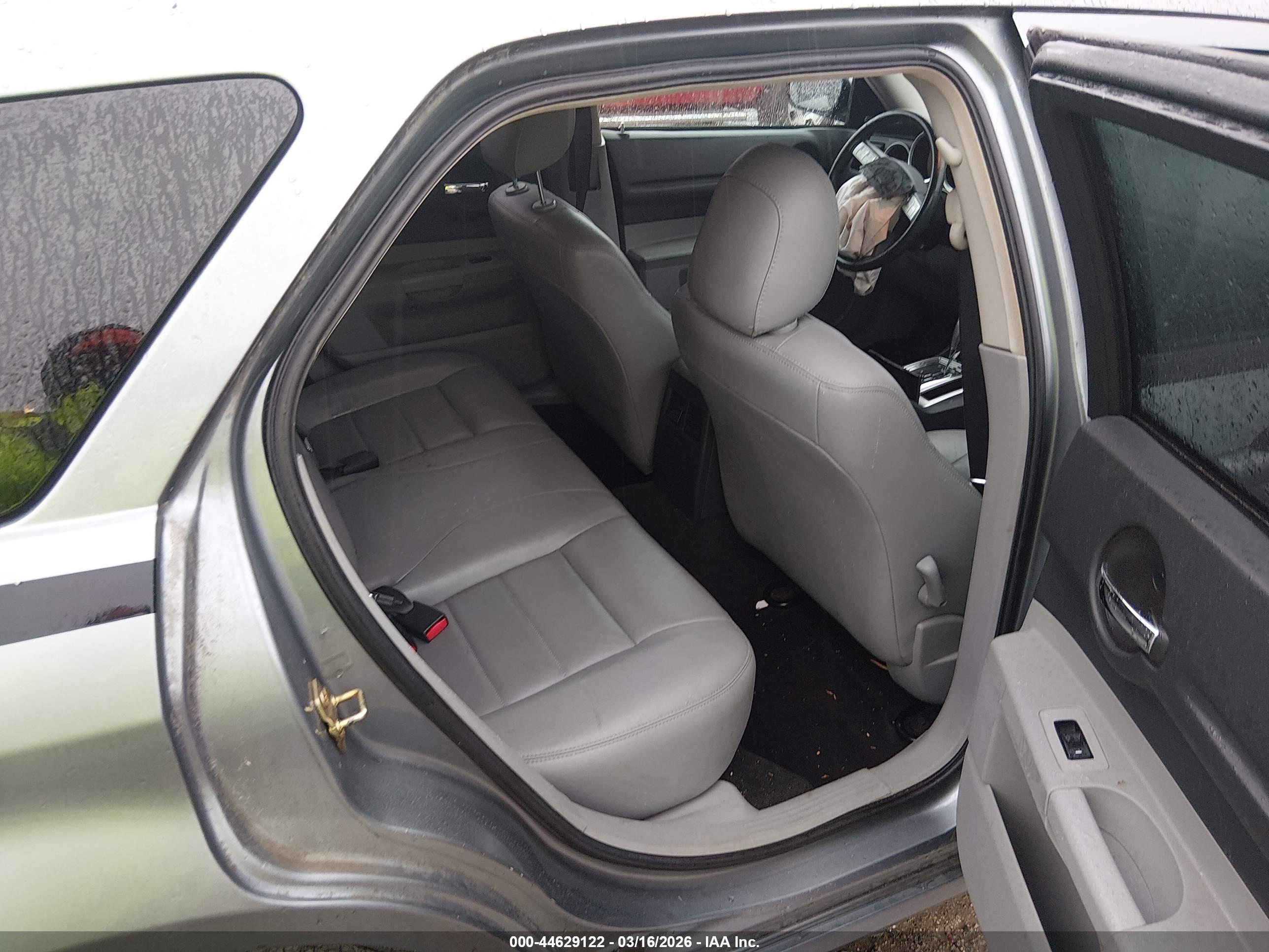 DODGE MAGNUM image 8