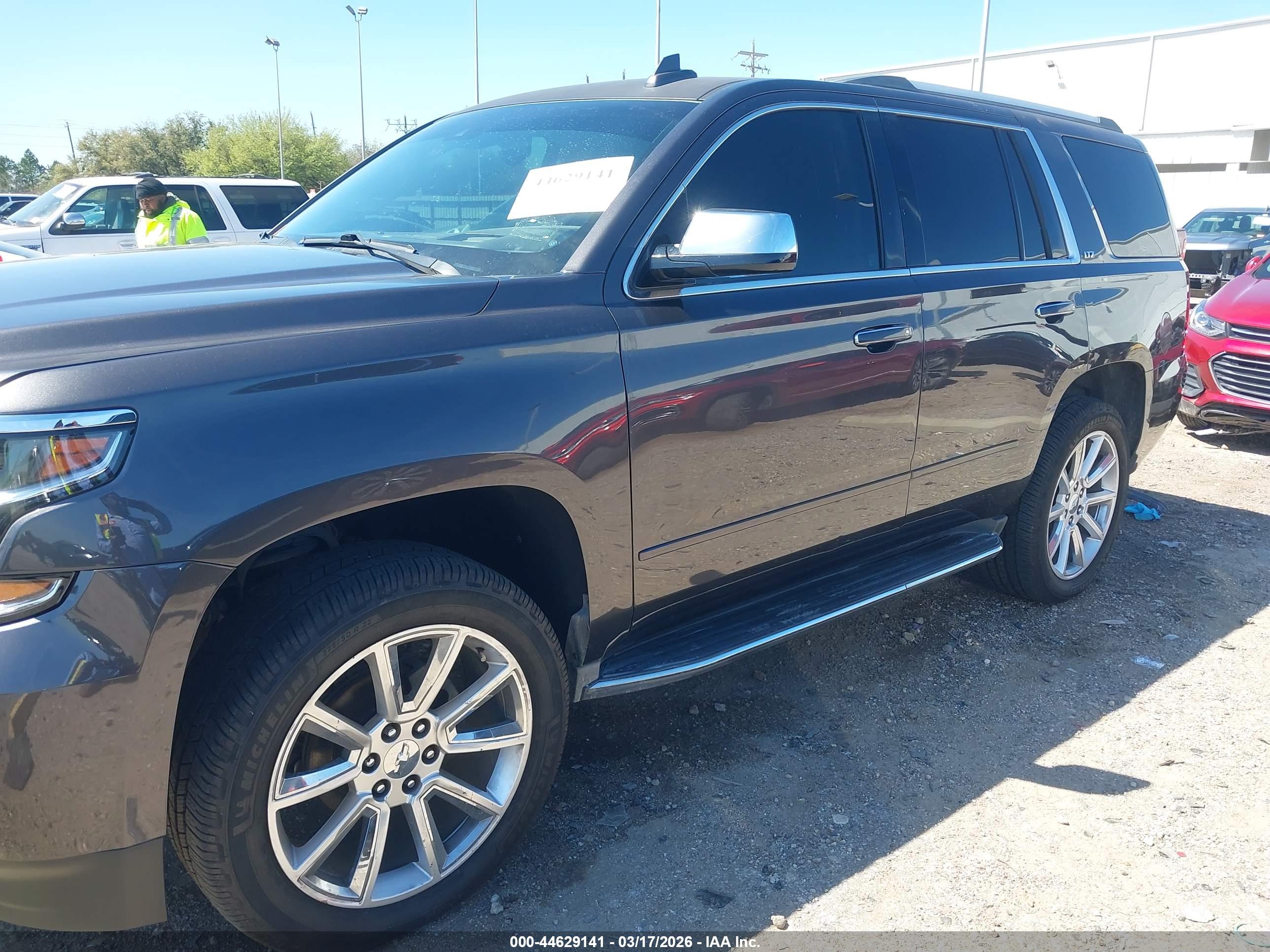 CHEVROLET TAHOE image 6