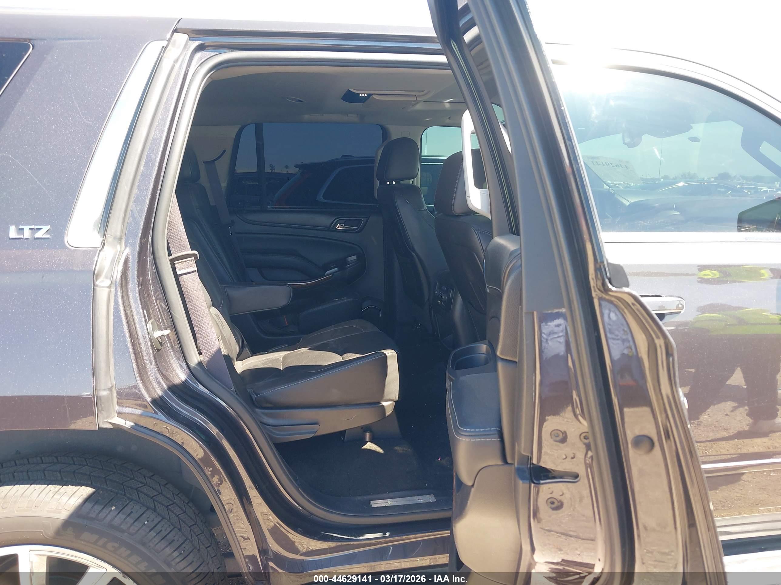 CHEVROLET TAHOE image 8