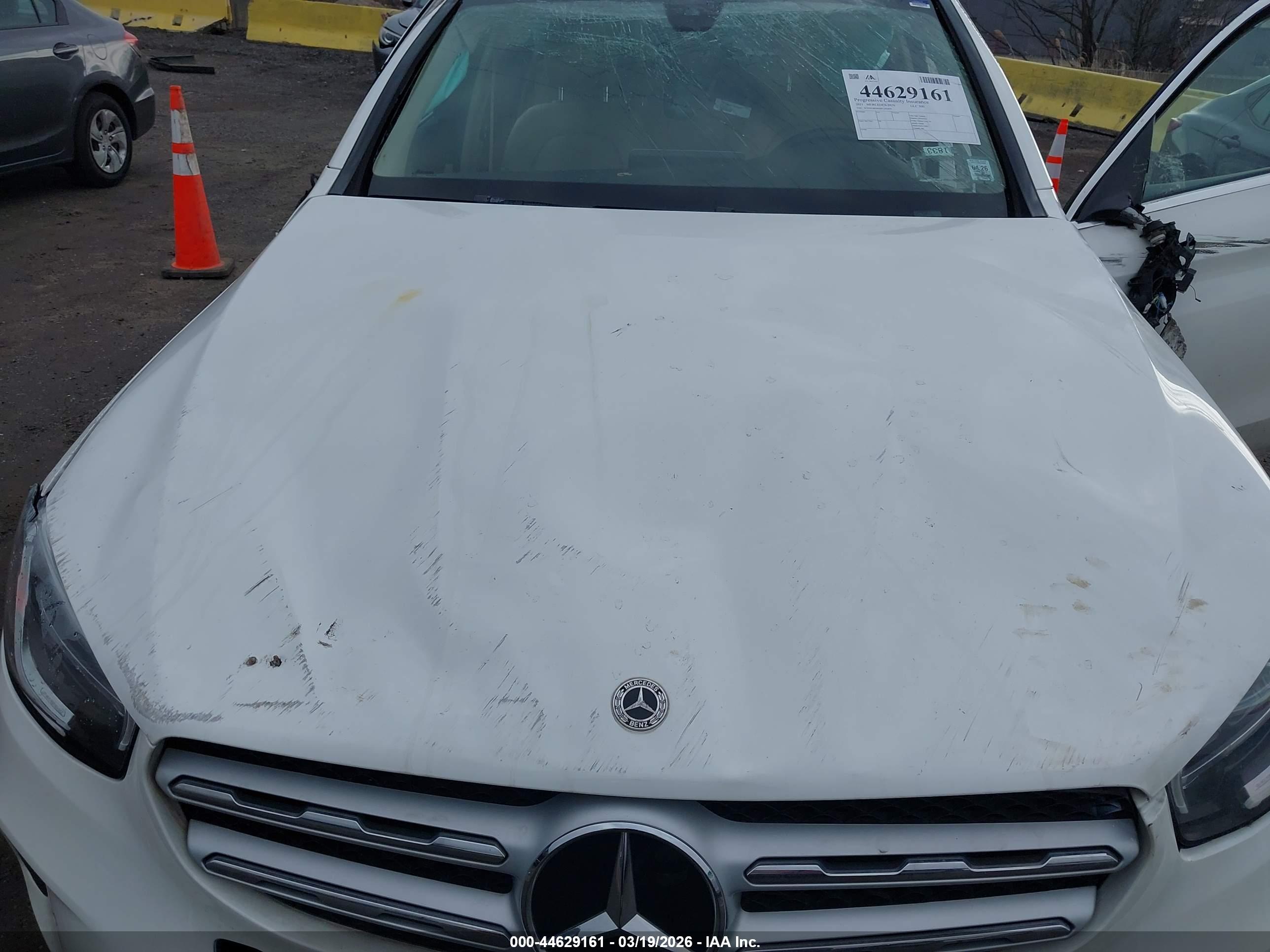 MERCEDES-BENZ GLC image 10