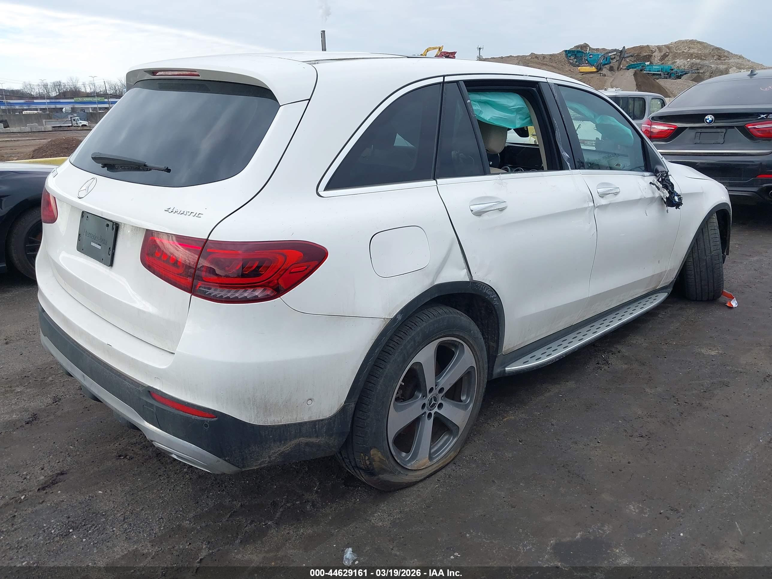 MERCEDES-BENZ GLC image 4