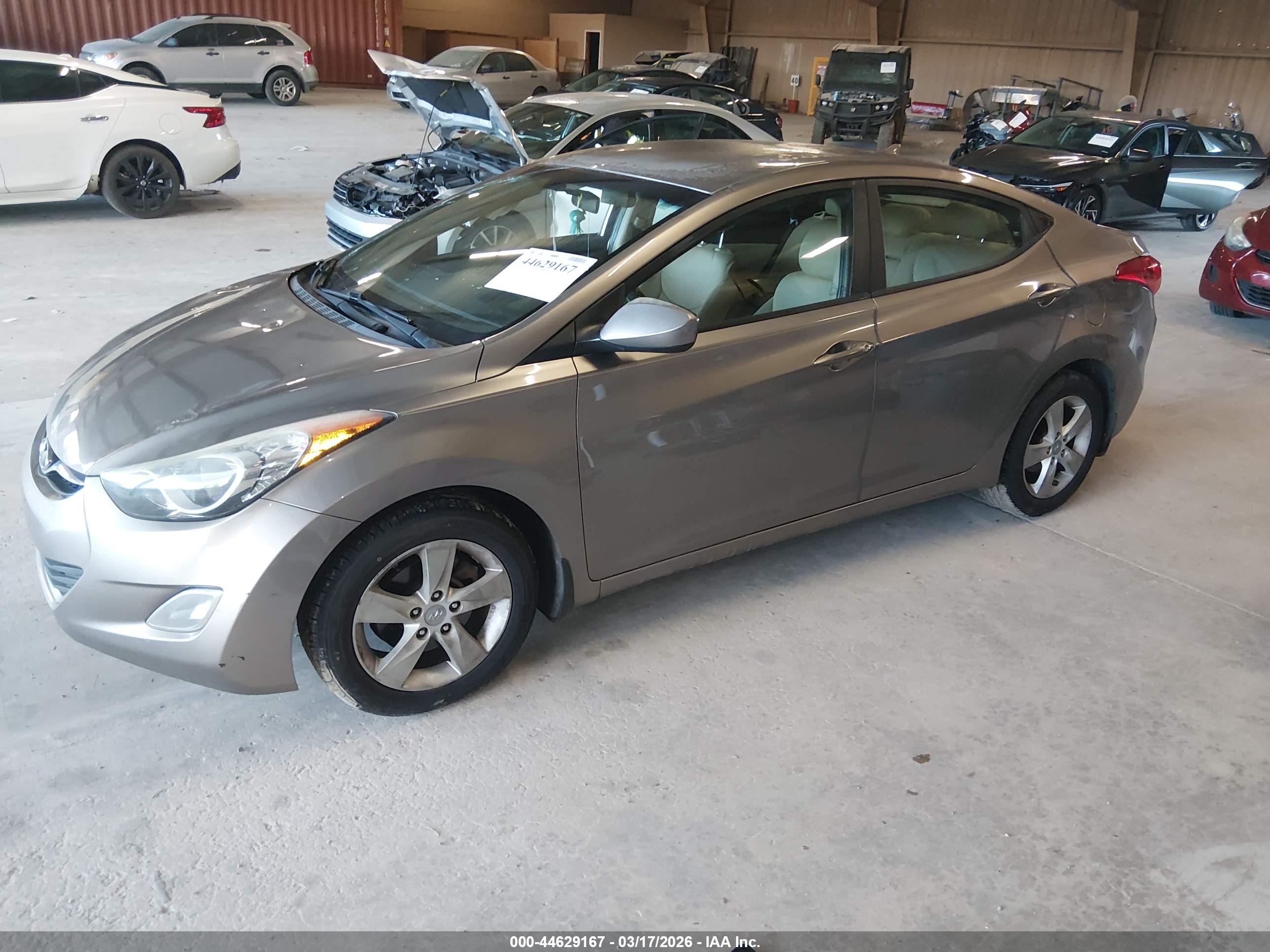 HYUNDAI ELANTRA image 2