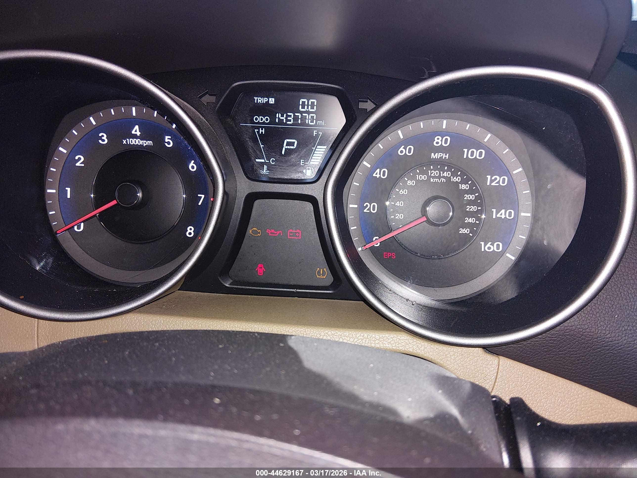 HYUNDAI ELANTRA image 7