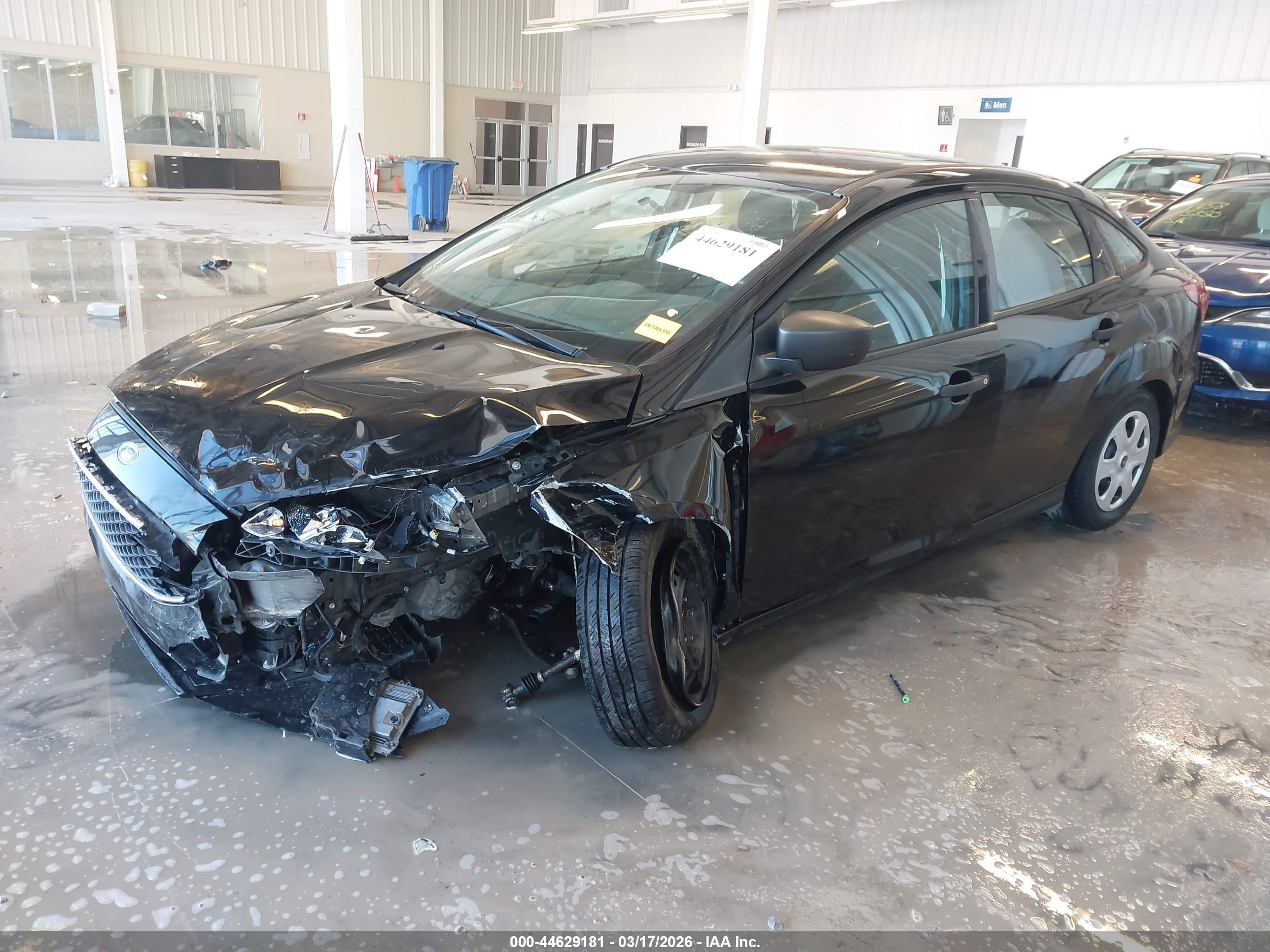 FORD FOCUS image 2