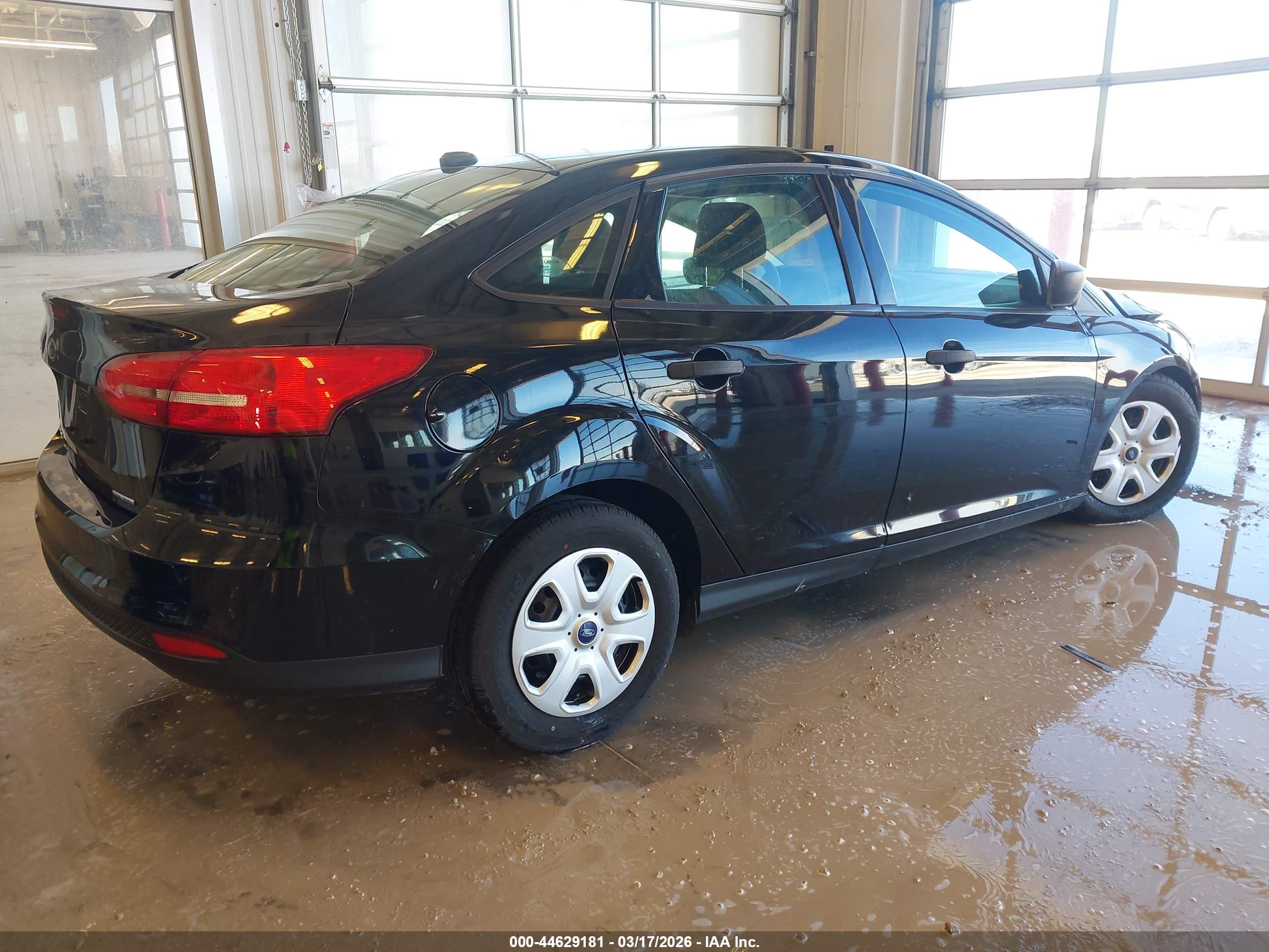 FORD FOCUS image 4
