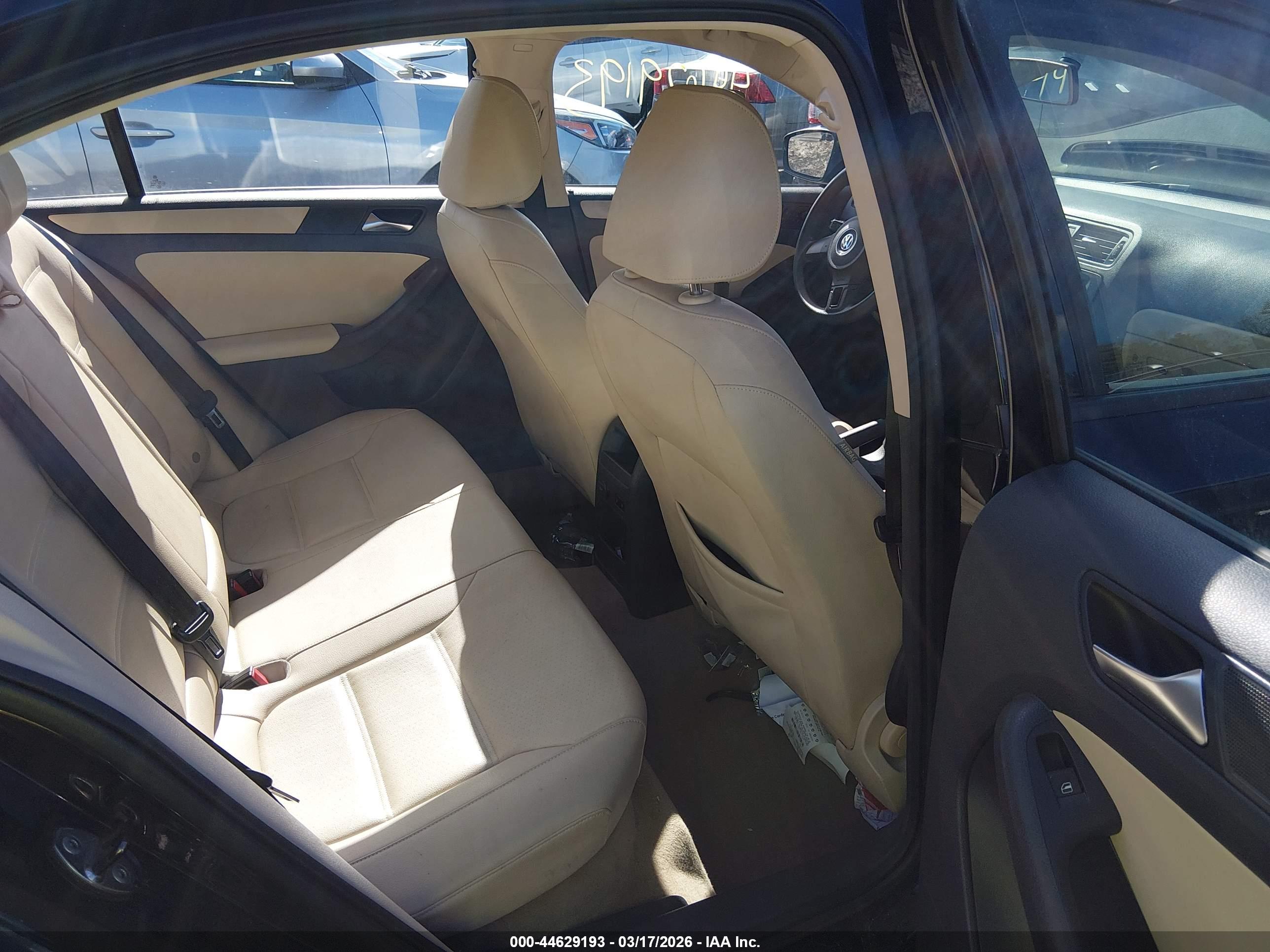 VOLKSWAGEN JETTA image 8