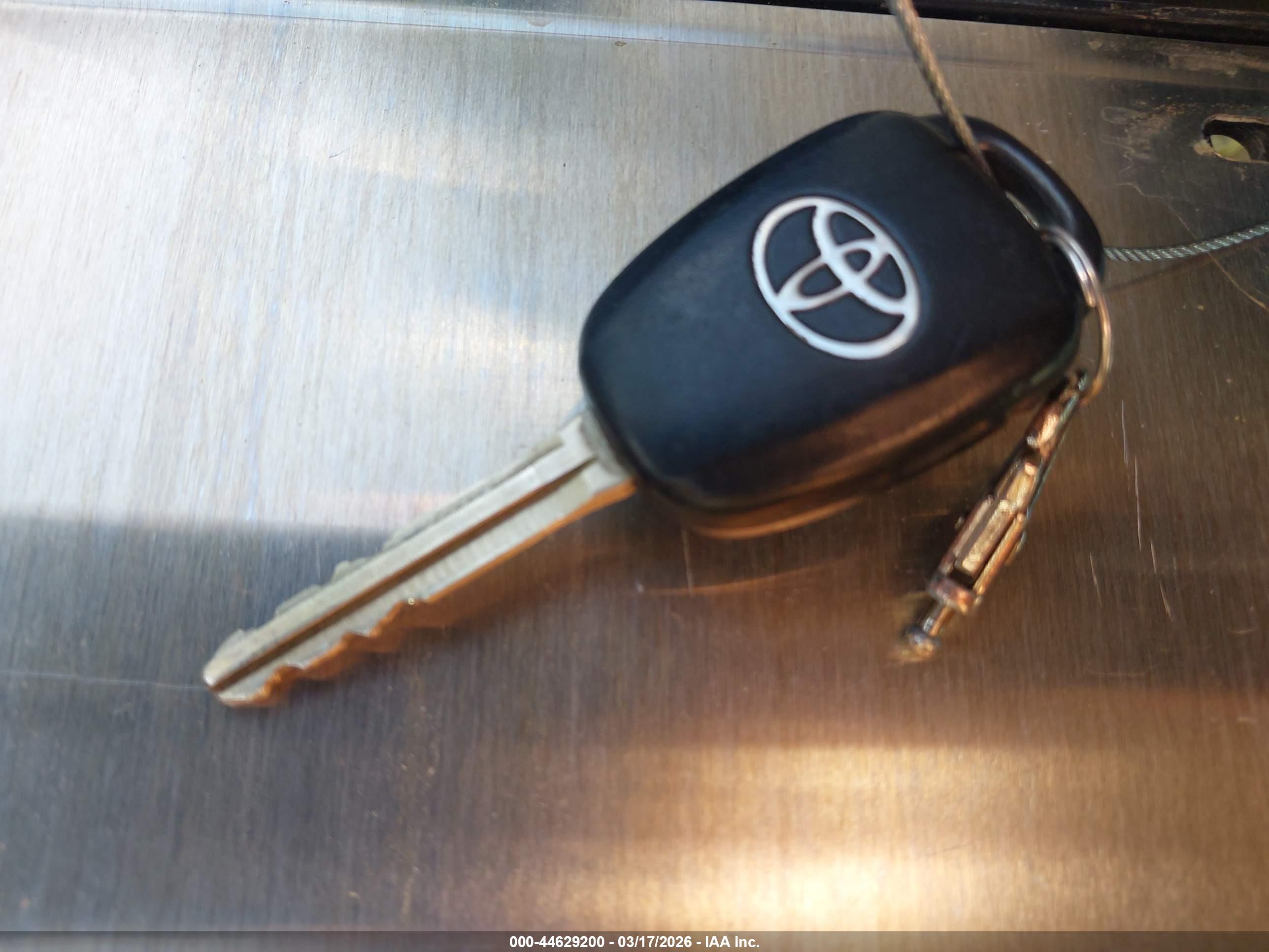 TOYOTA COROLLA image 11