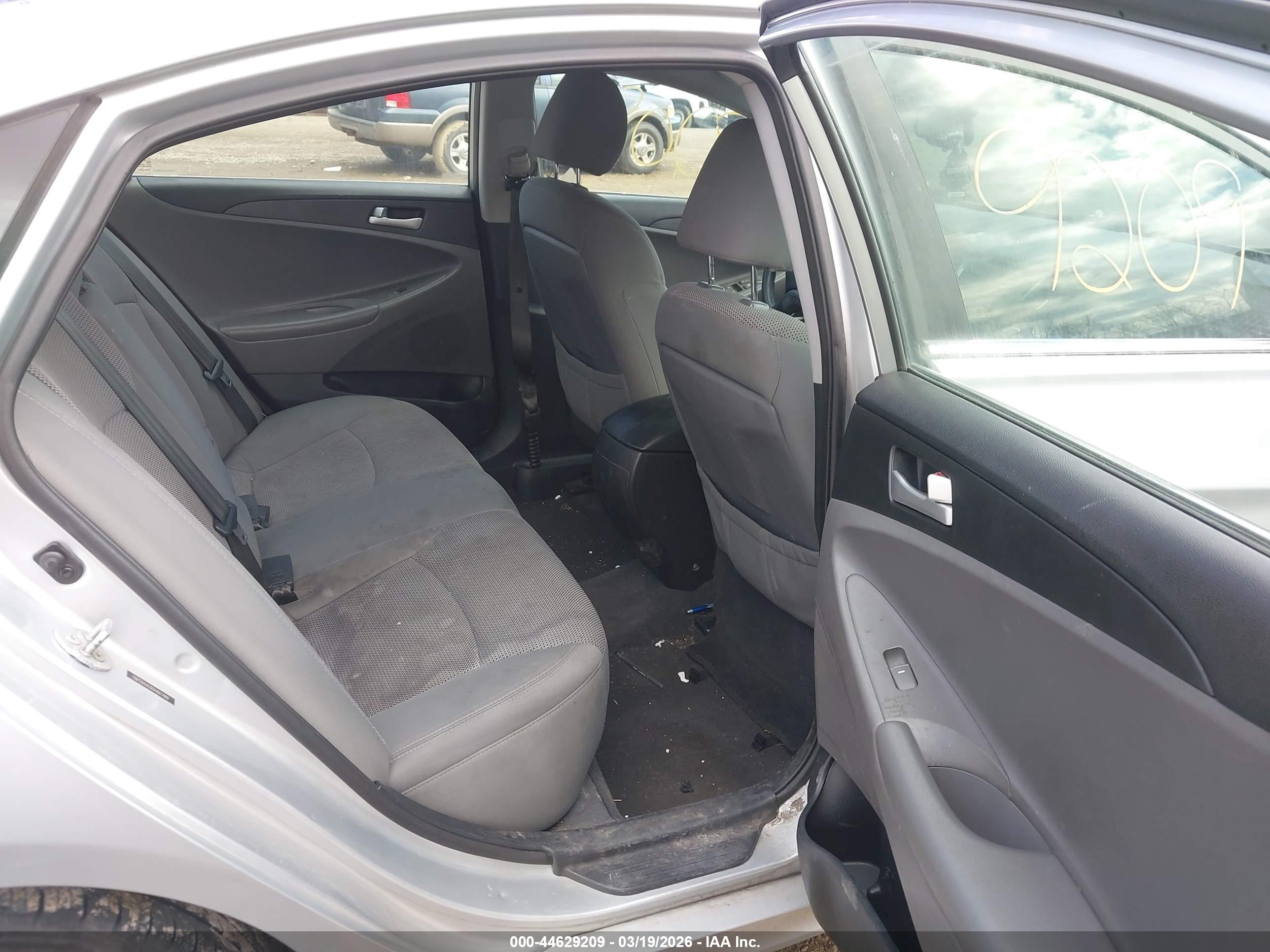 HYUNDAI SONATA image 8