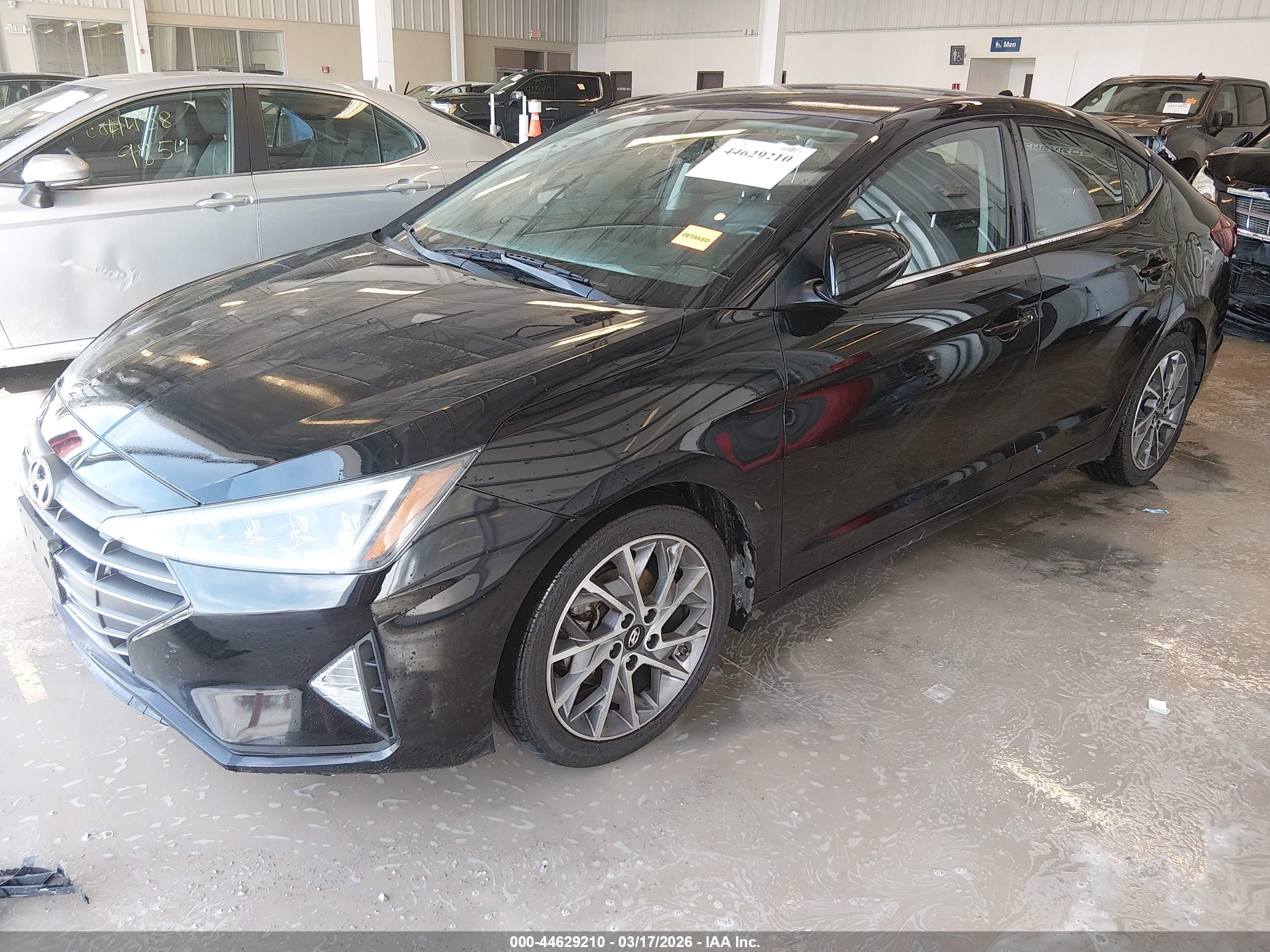 HYUNDAI ELANTRA image 2