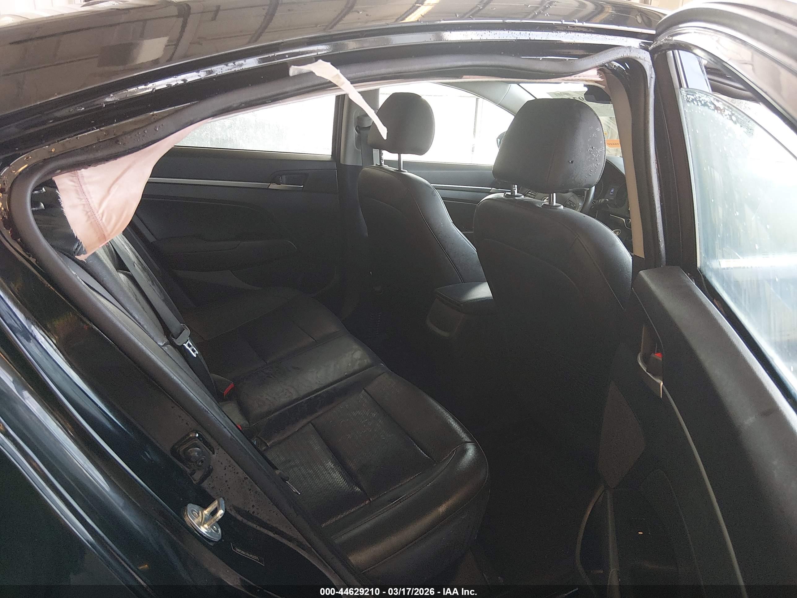 HYUNDAI ELANTRA image 8