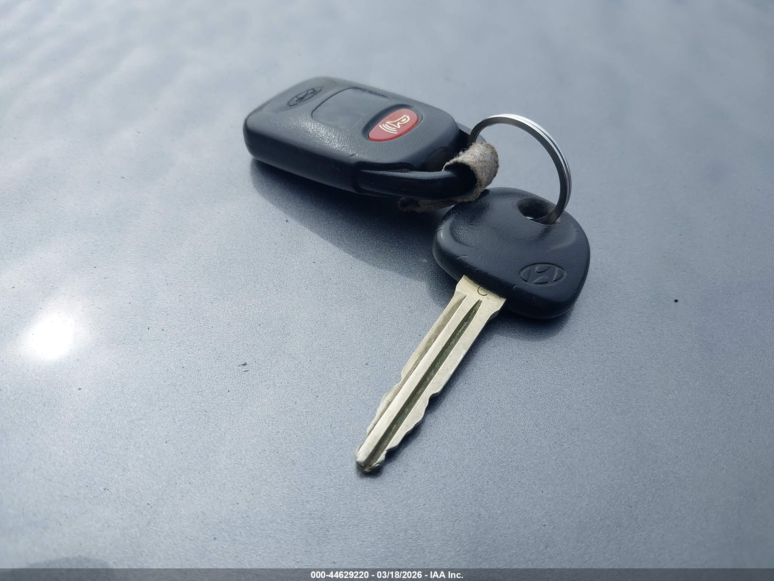 HYUNDAI ELANTRA image 11