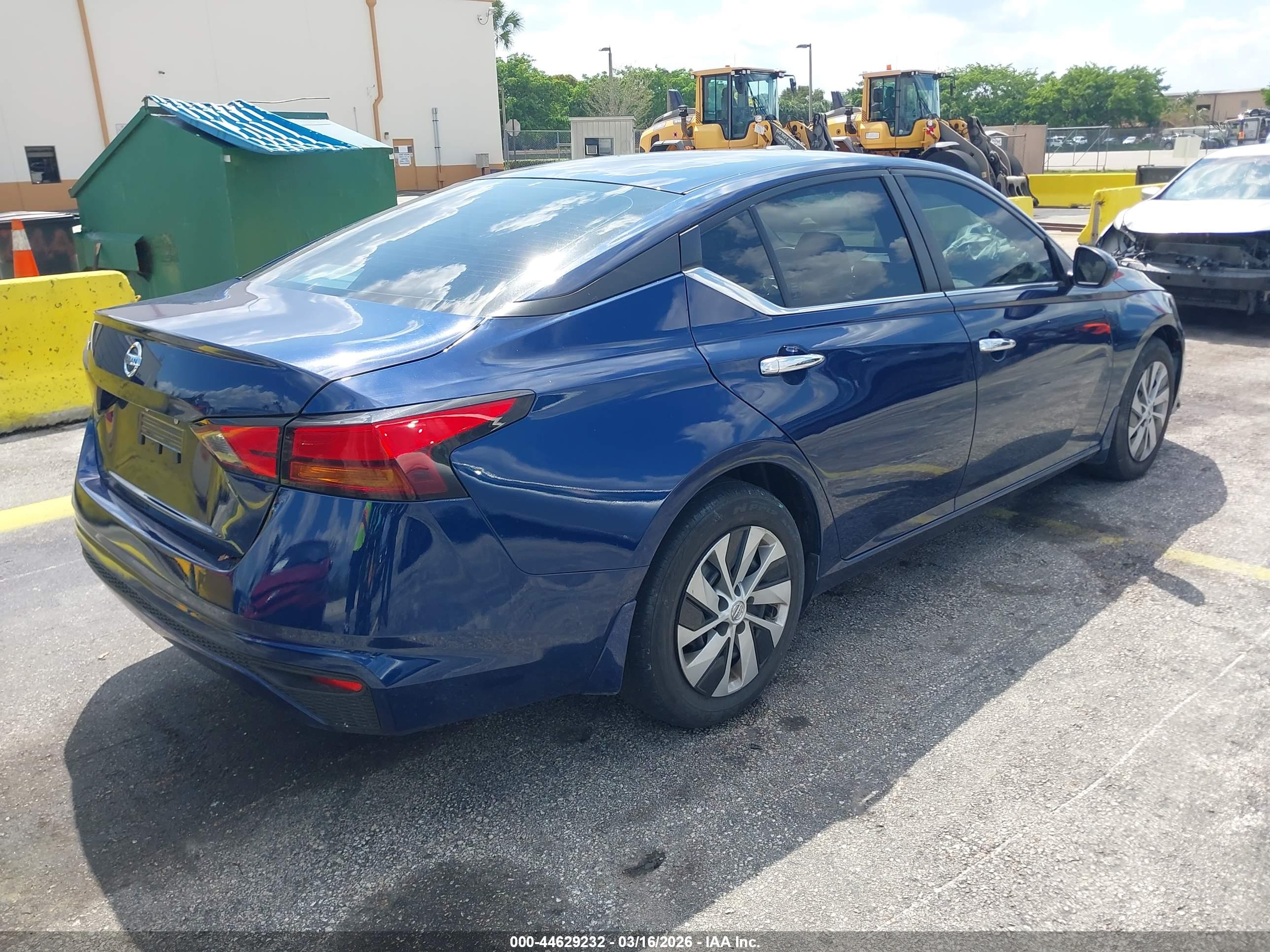 NISSAN ALTIMA image 4