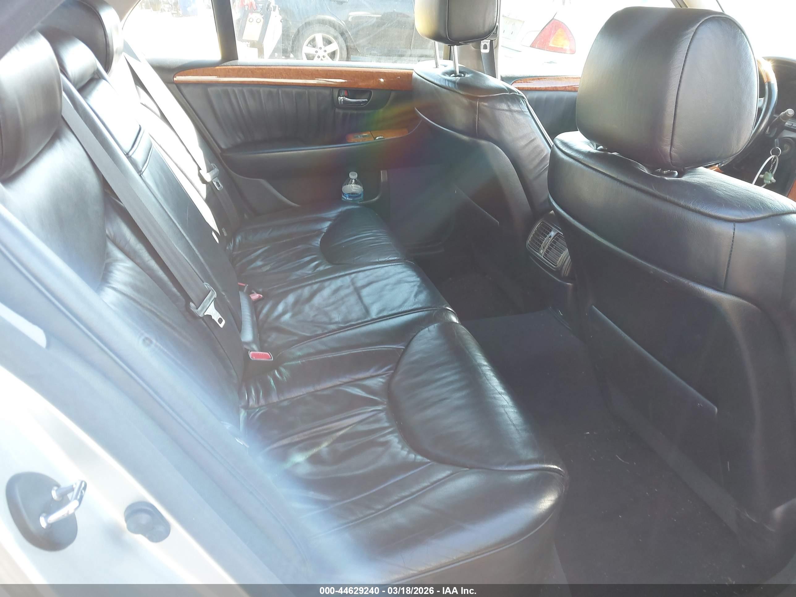LEXUS LS image 8