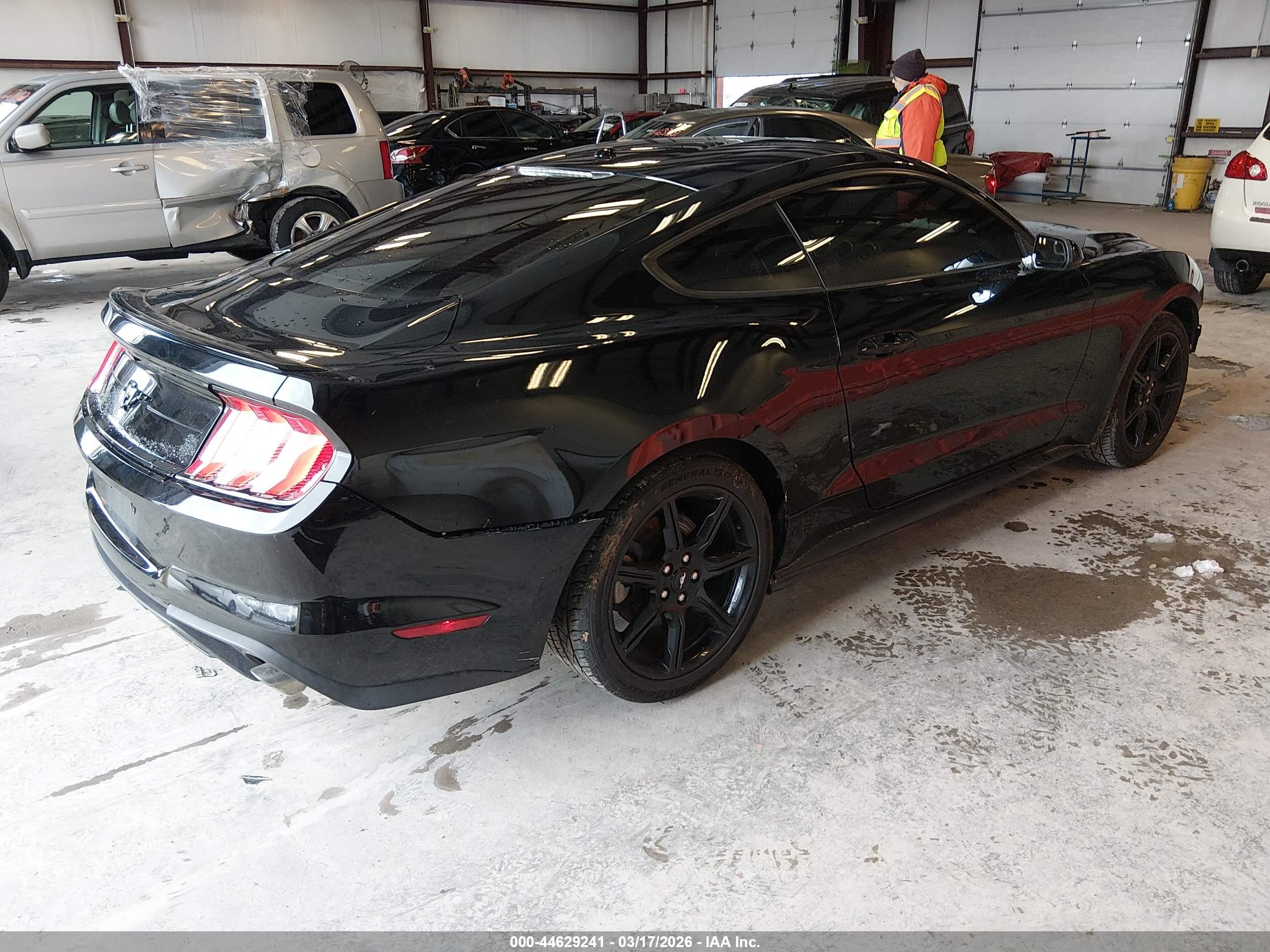 FORD MUSTANG image 4