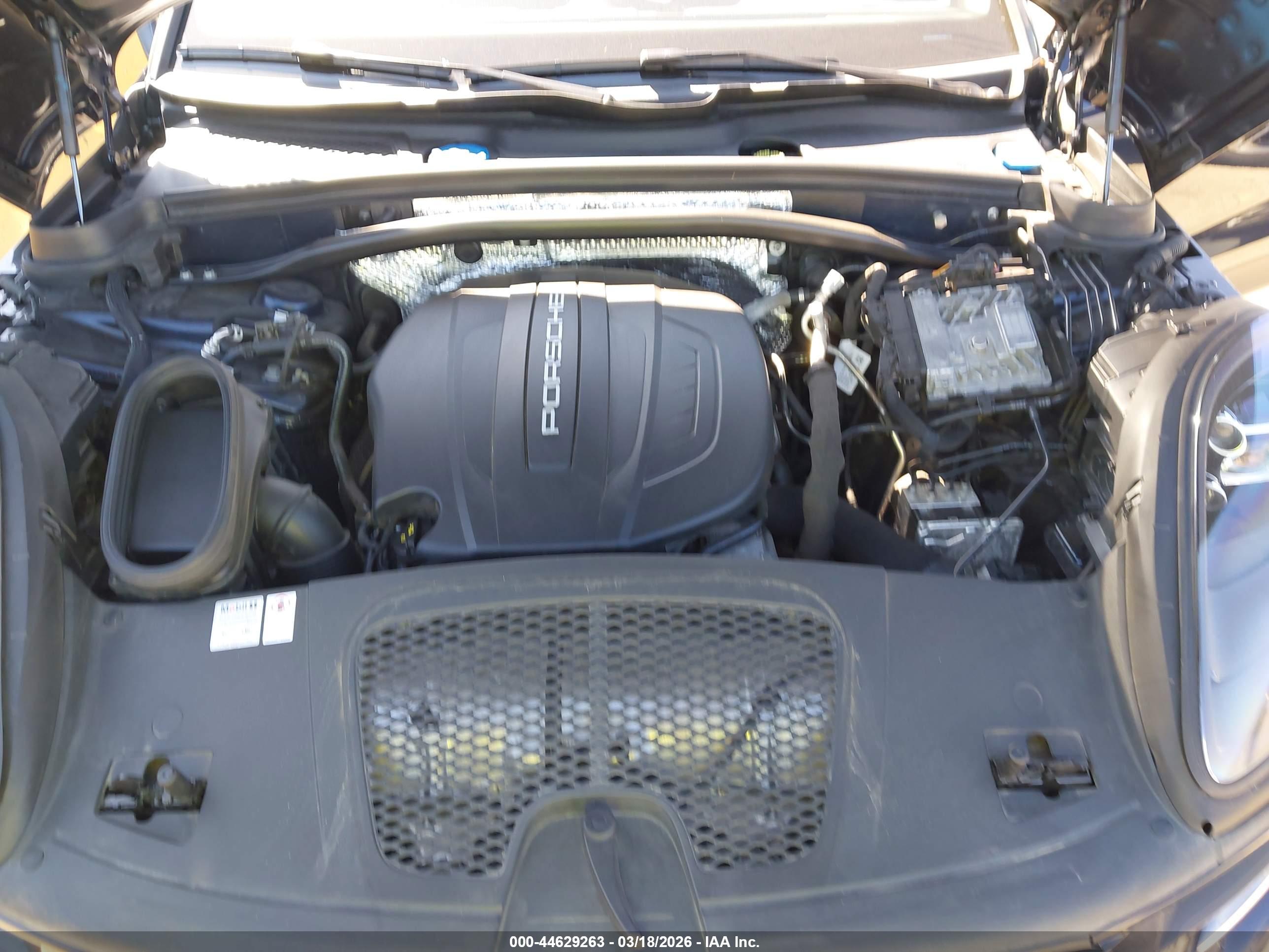 PORSCHE MACAN image 10