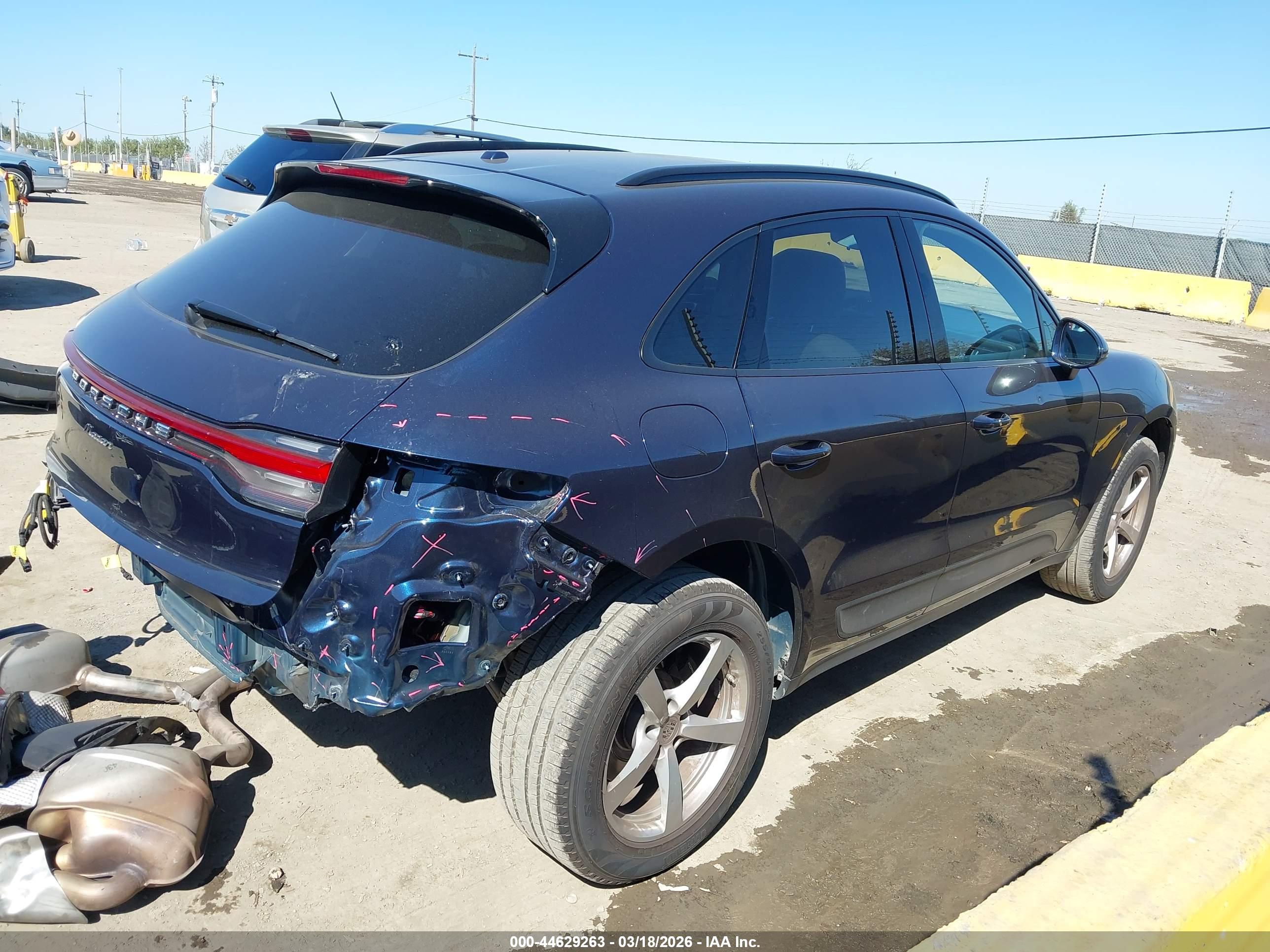 PORSCHE MACAN image 4