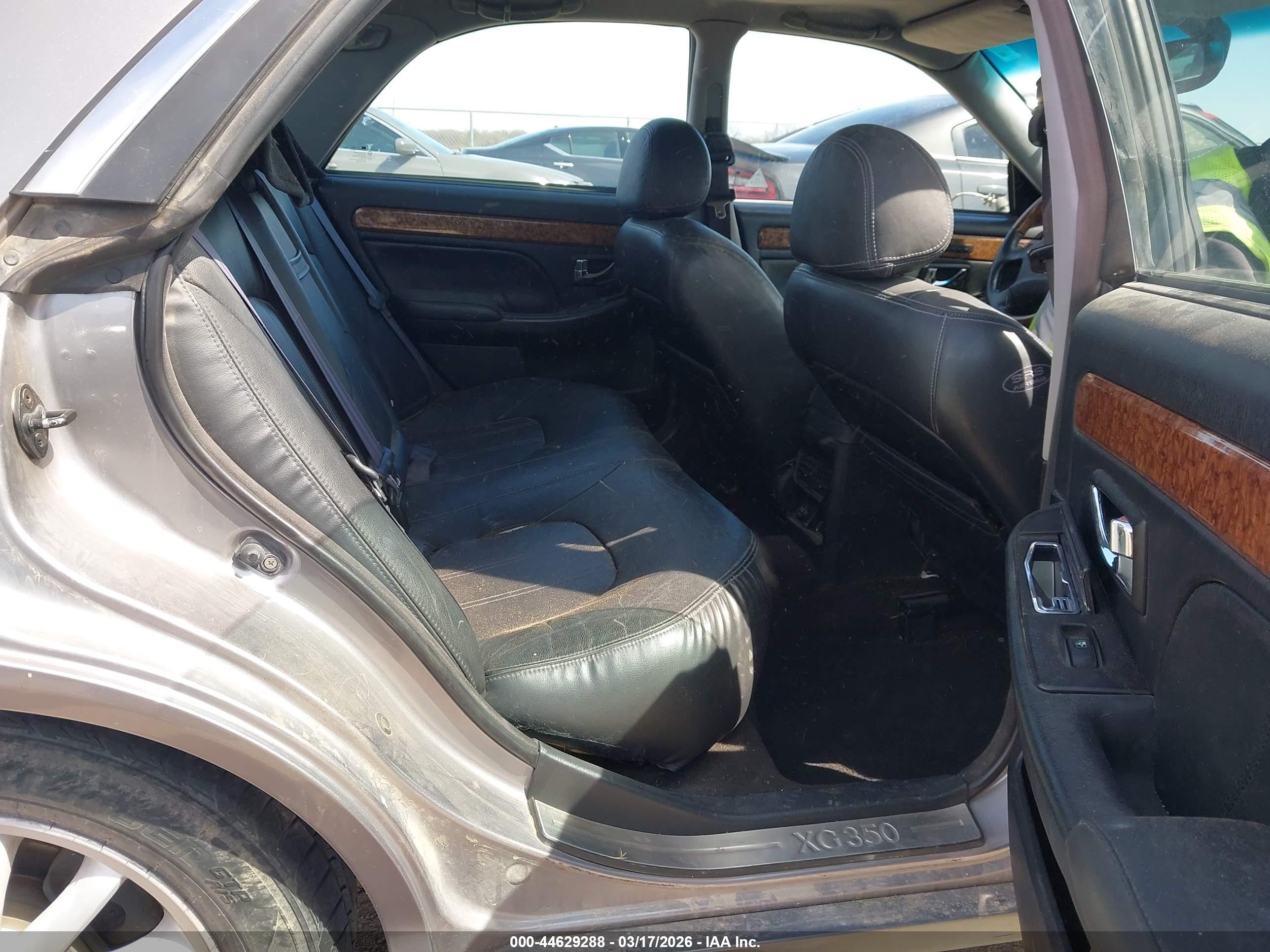 HYUNDAI XG350 image 8