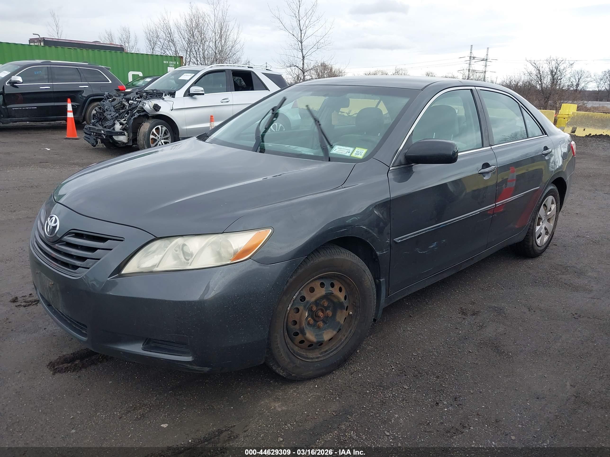 TOYOTA CAMRY image 6