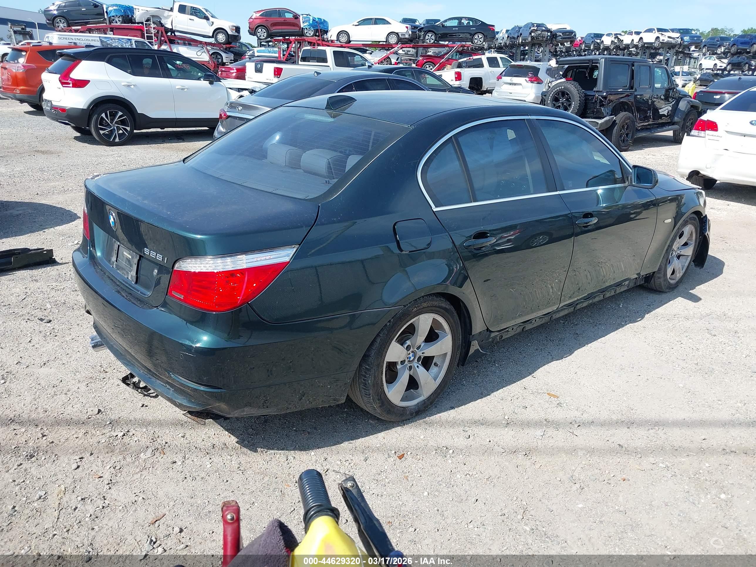 BMW 528I image 4