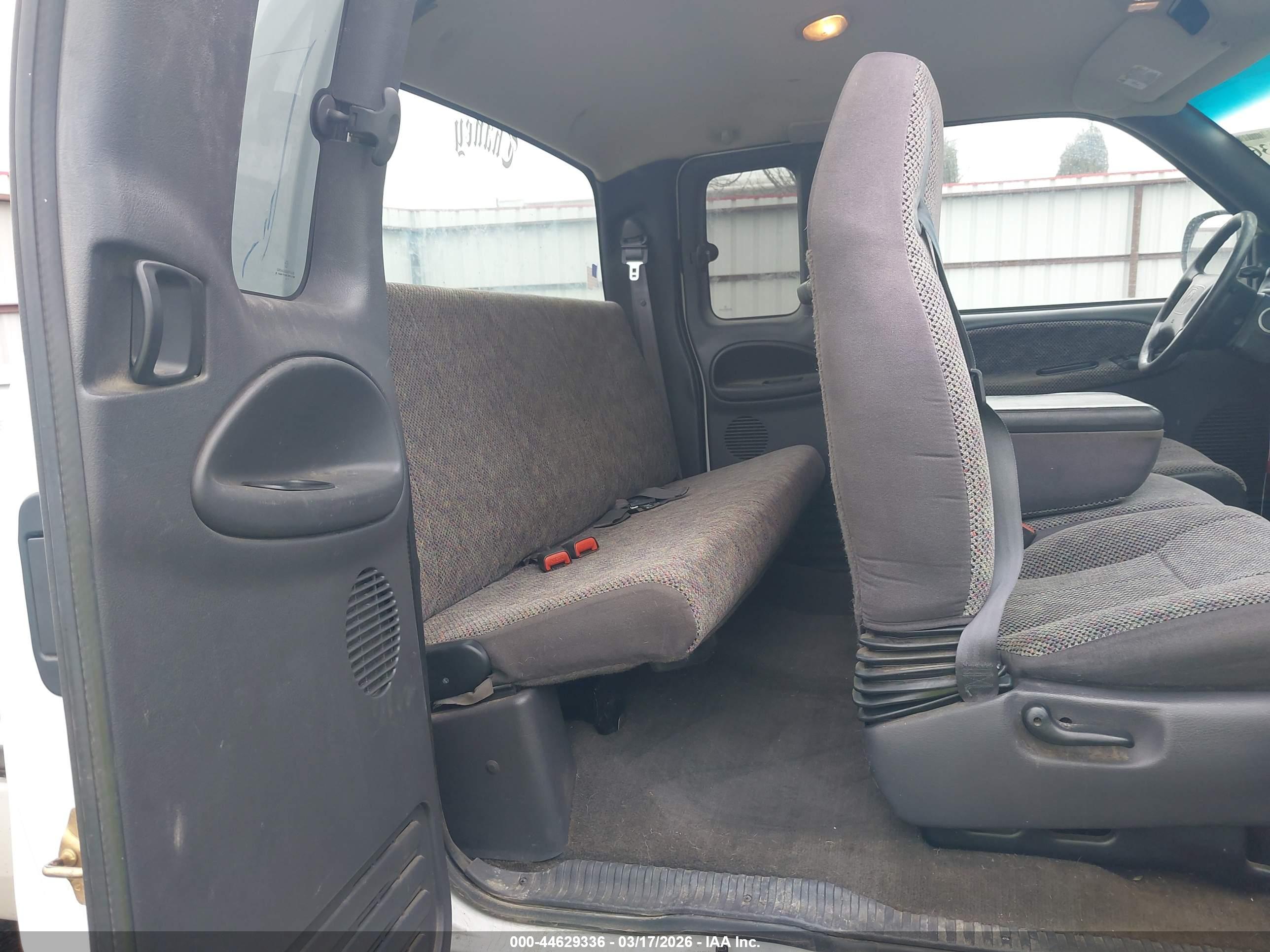 DODGE RAM image 8