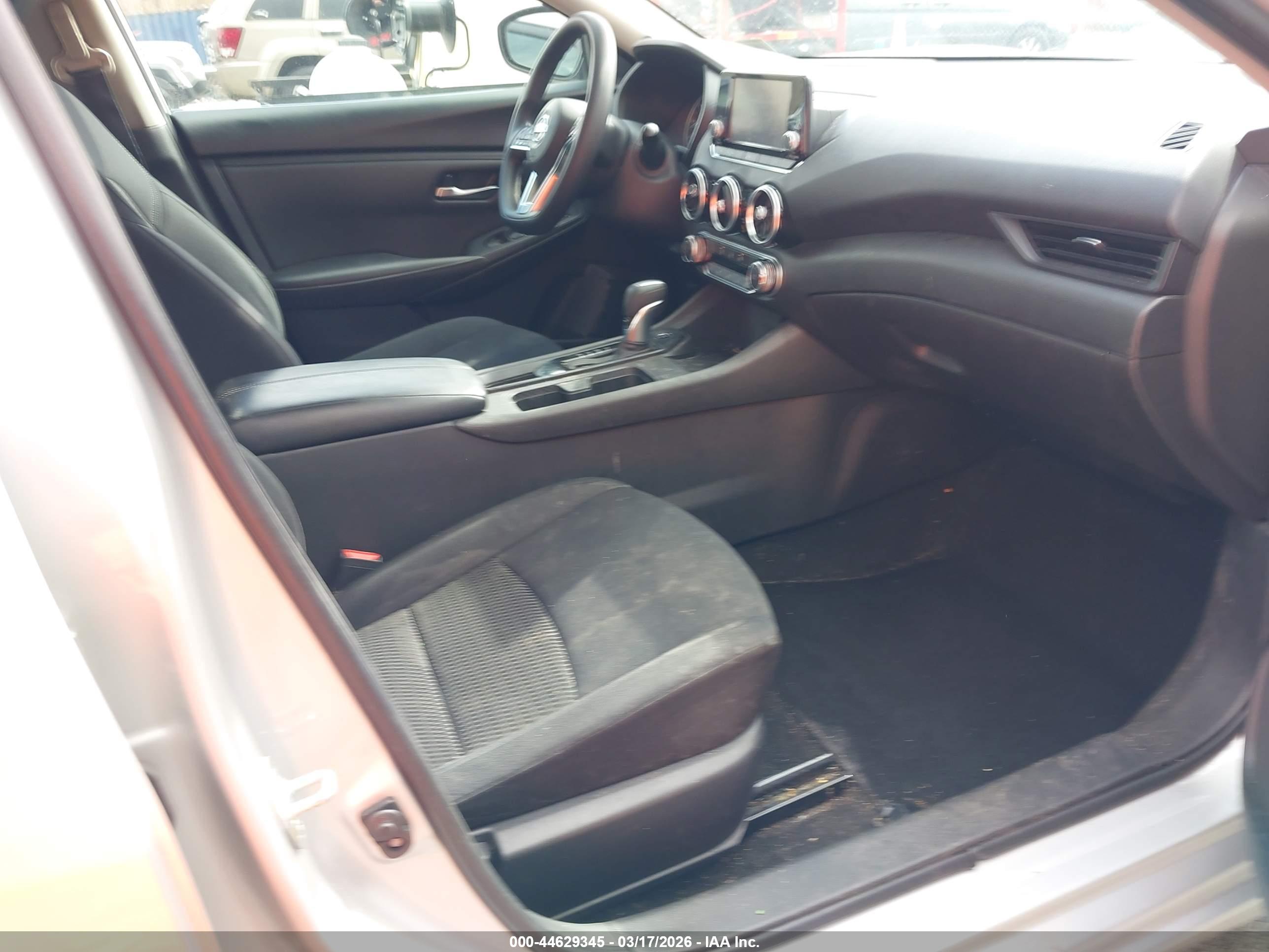 NISSAN SENTRA image 5