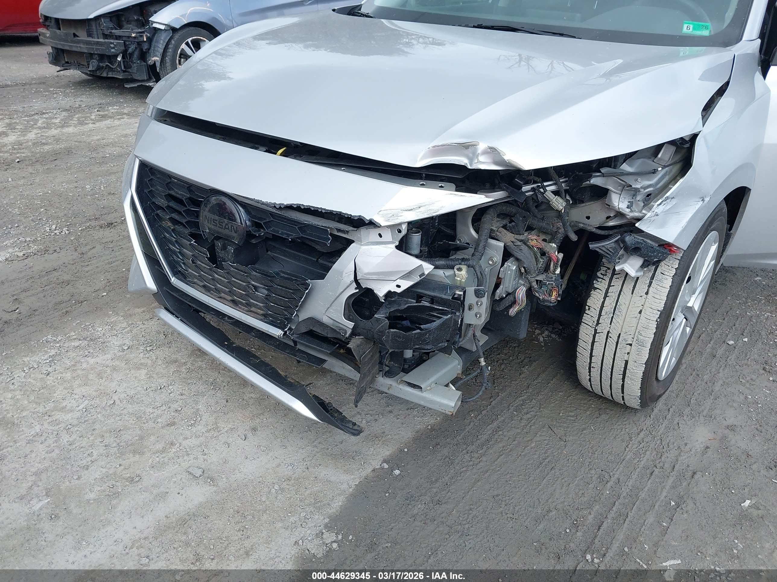 NISSAN SENTRA image 6