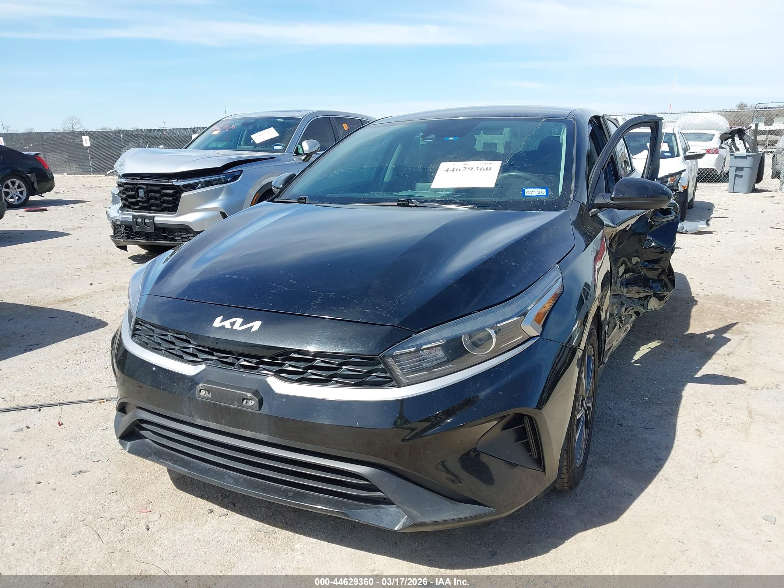 KIA FORTE image 2