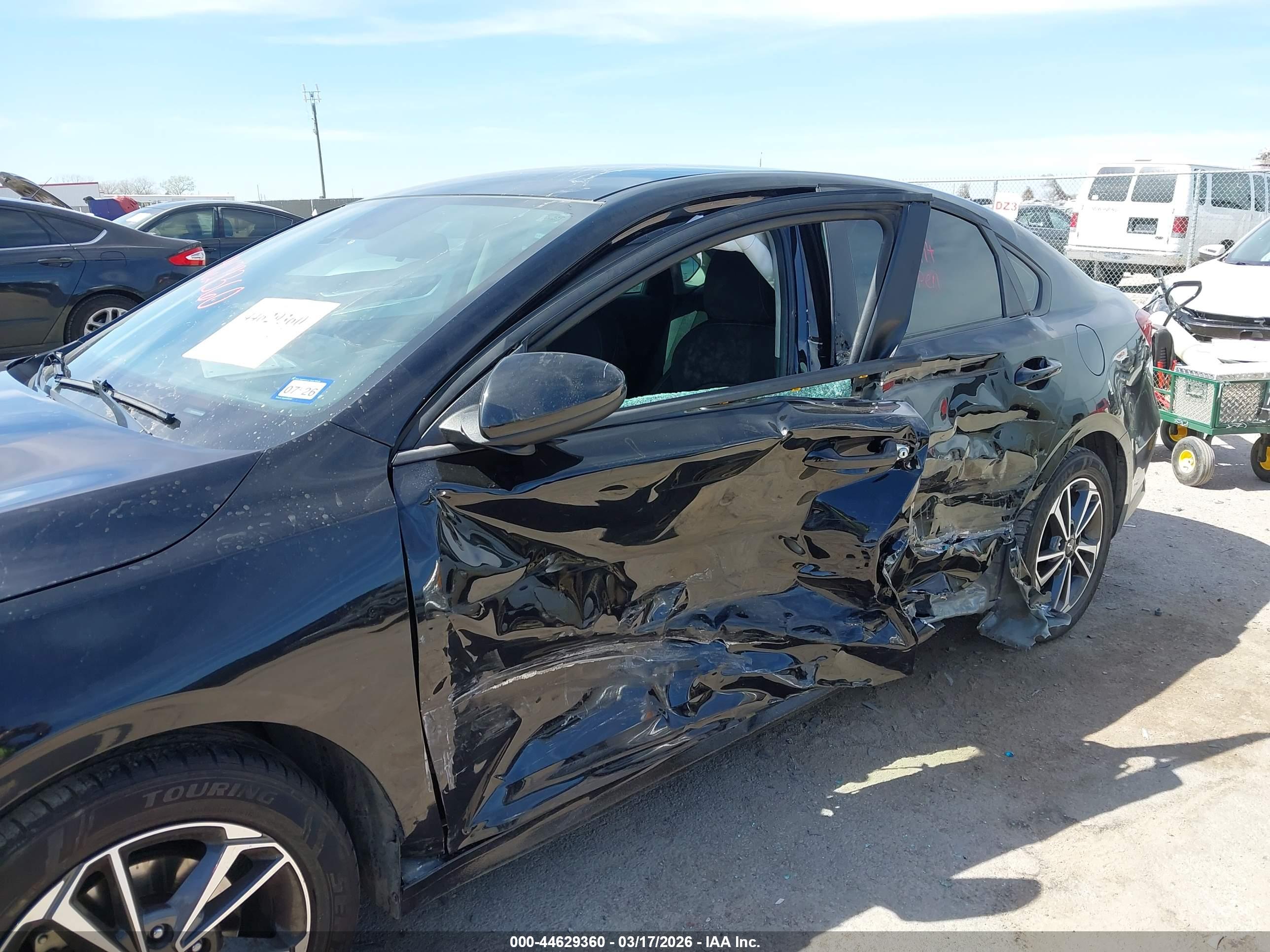 KIA FORTE image 6